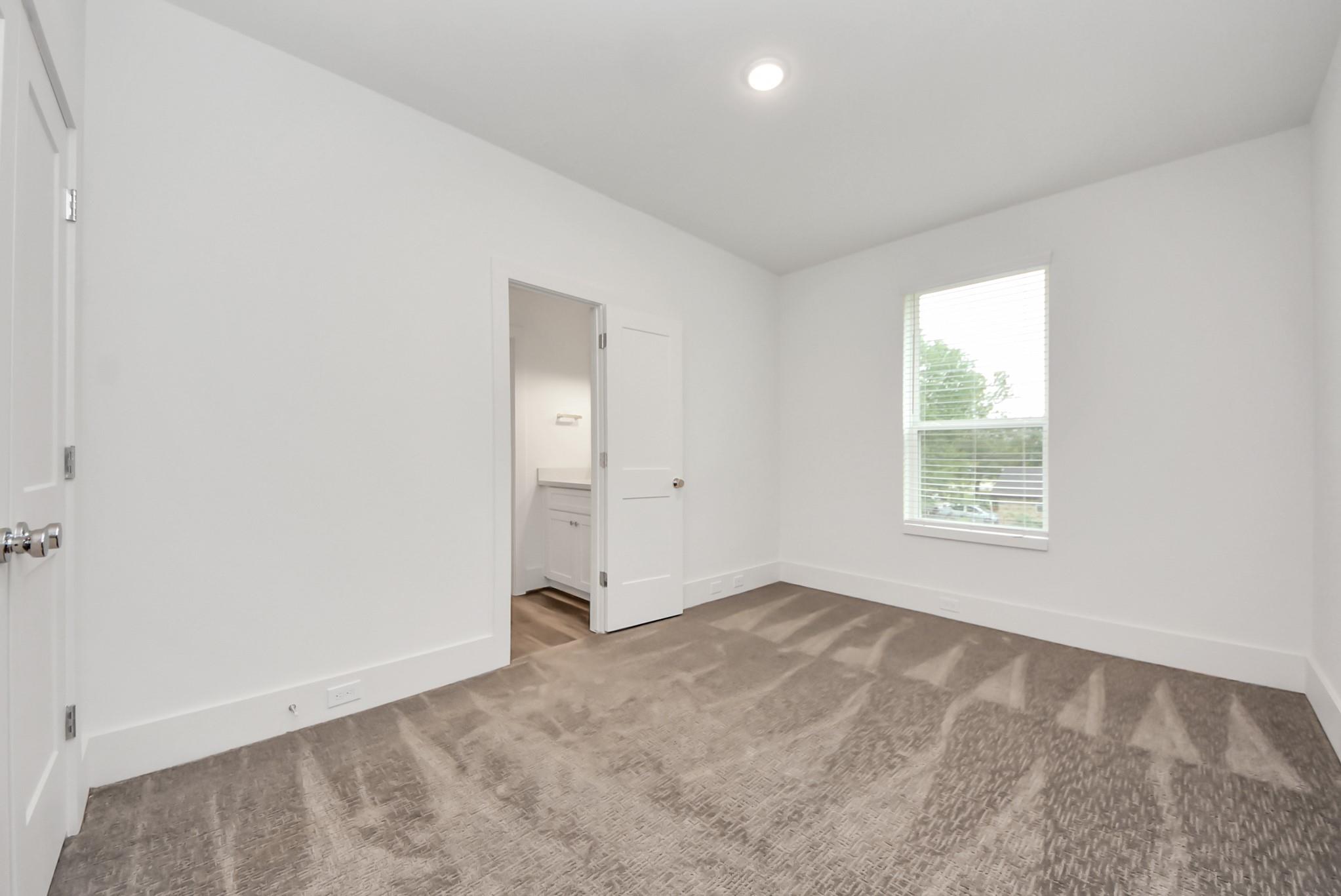 7504 Carver Road Unit: E