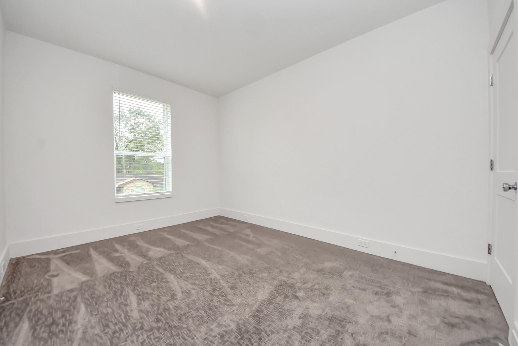 7504 Carver Road Unit: E