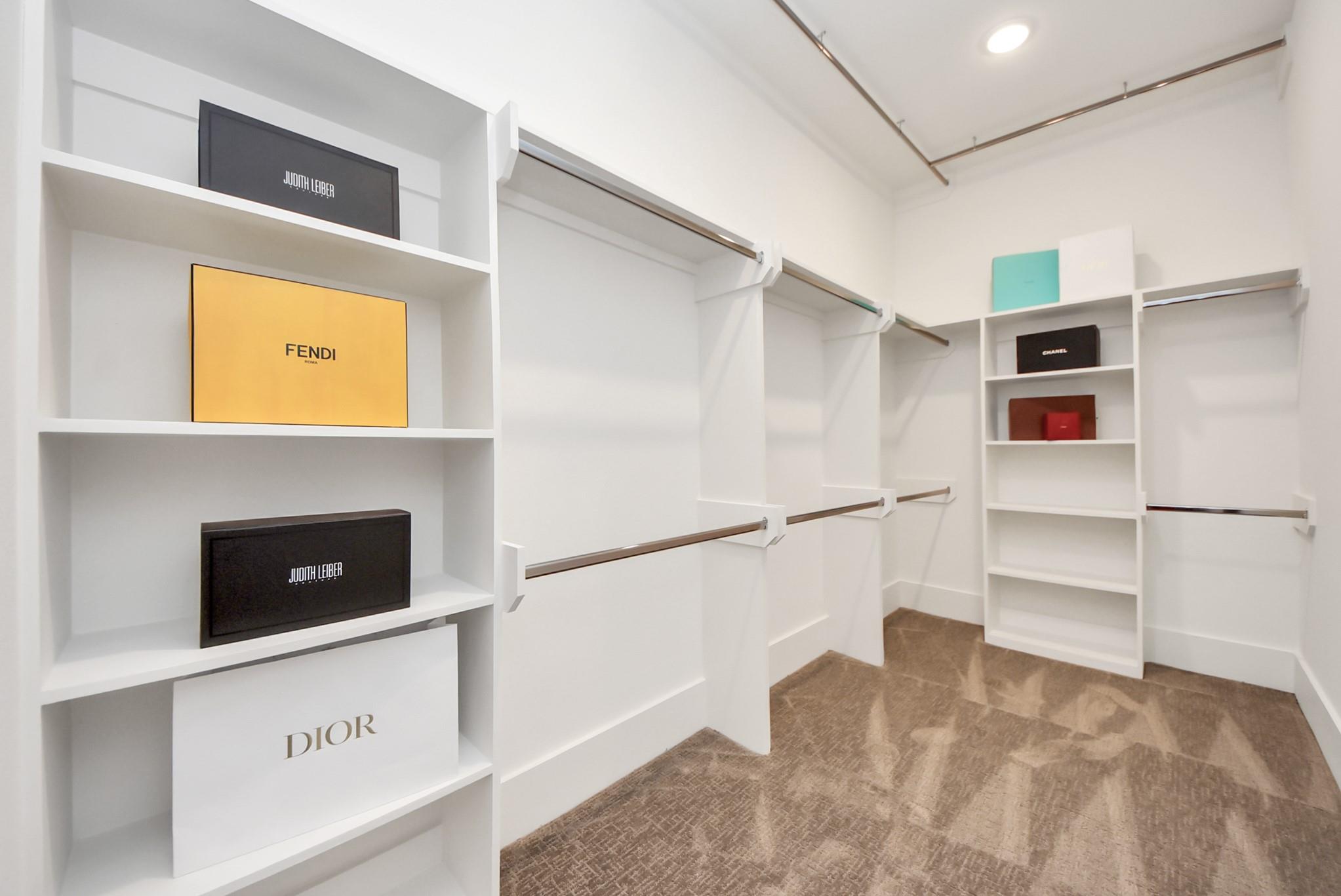 7504 Carver Road Unit: E