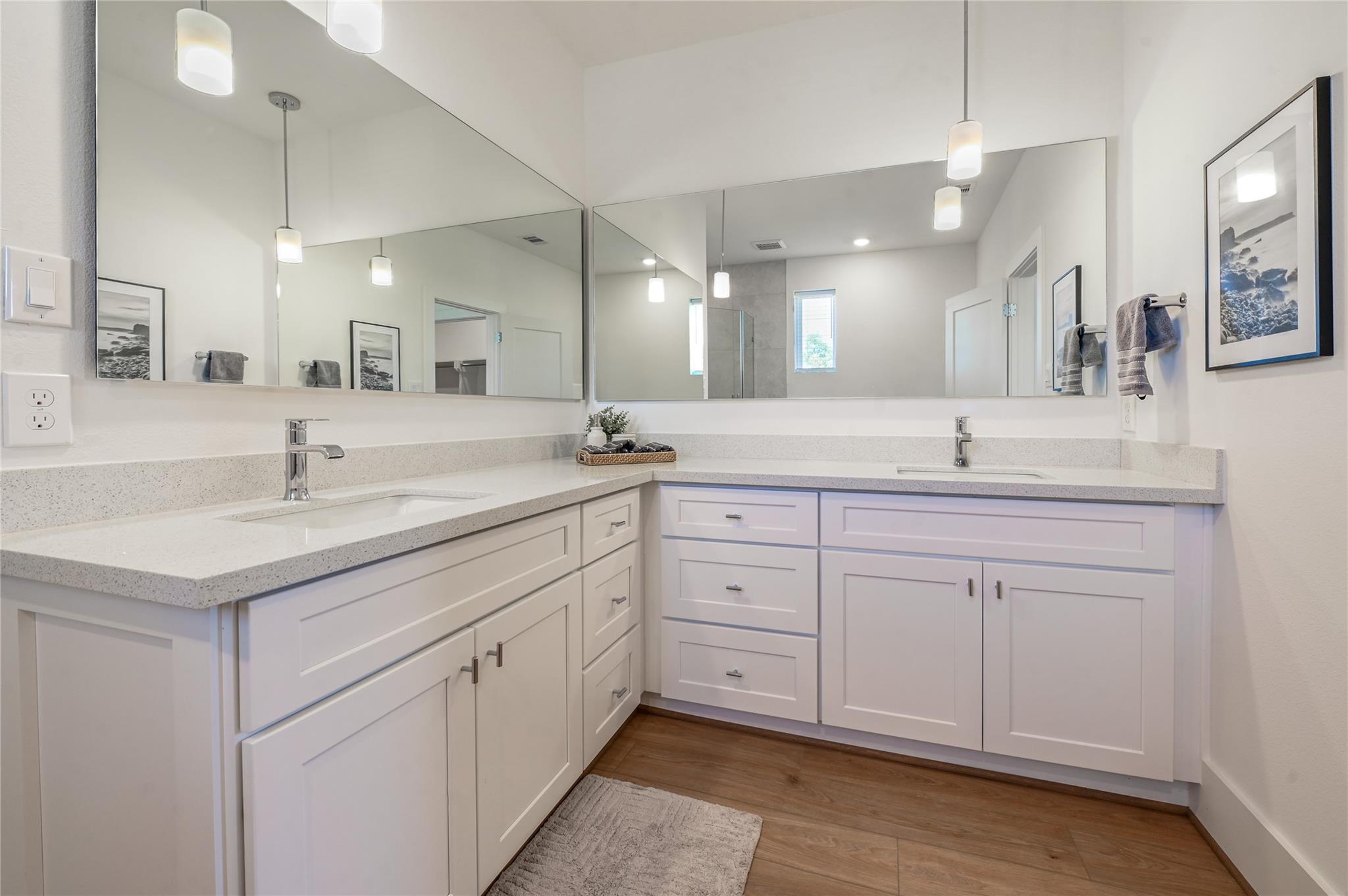 7607 Victory Reserve Street