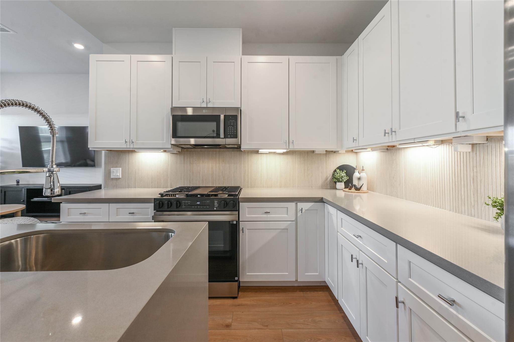 7607 Victory Reserve Street