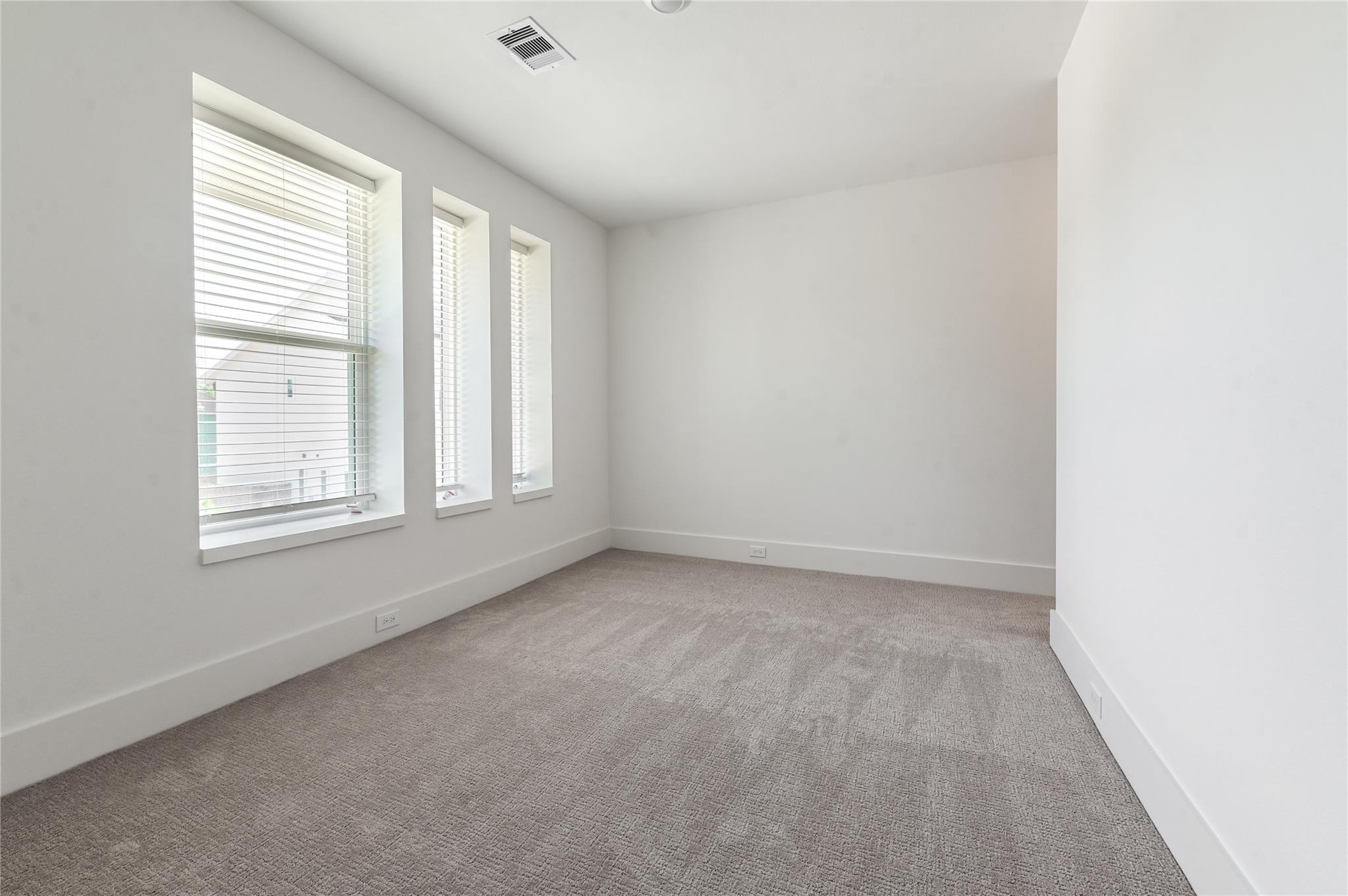 7607 Victory Reserve Street