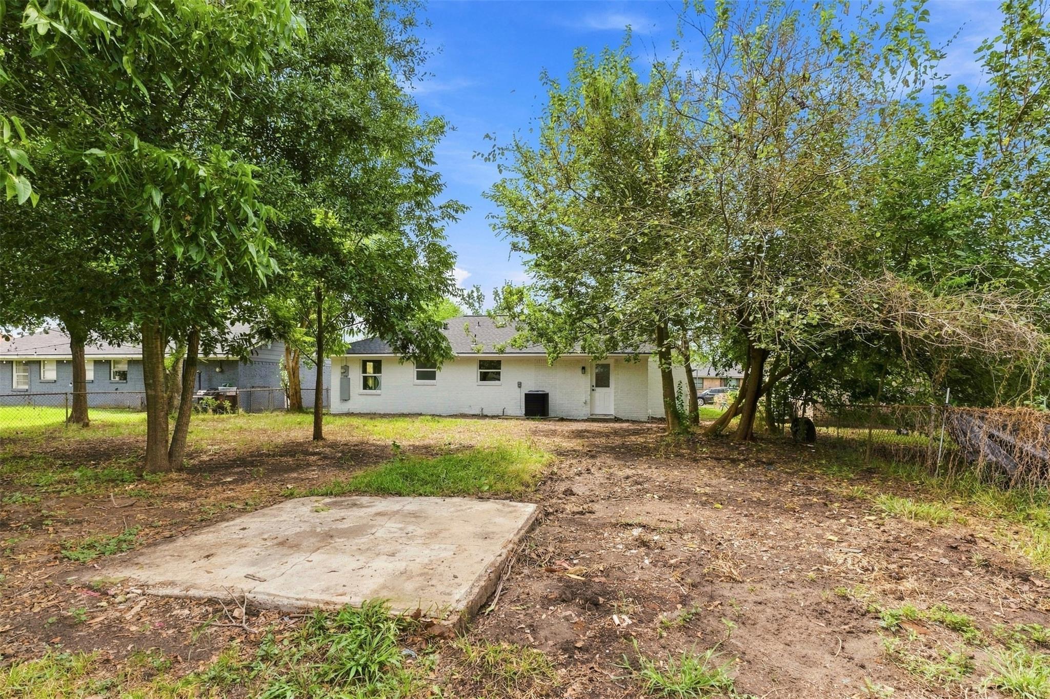 3017 Cedarcrest Drive