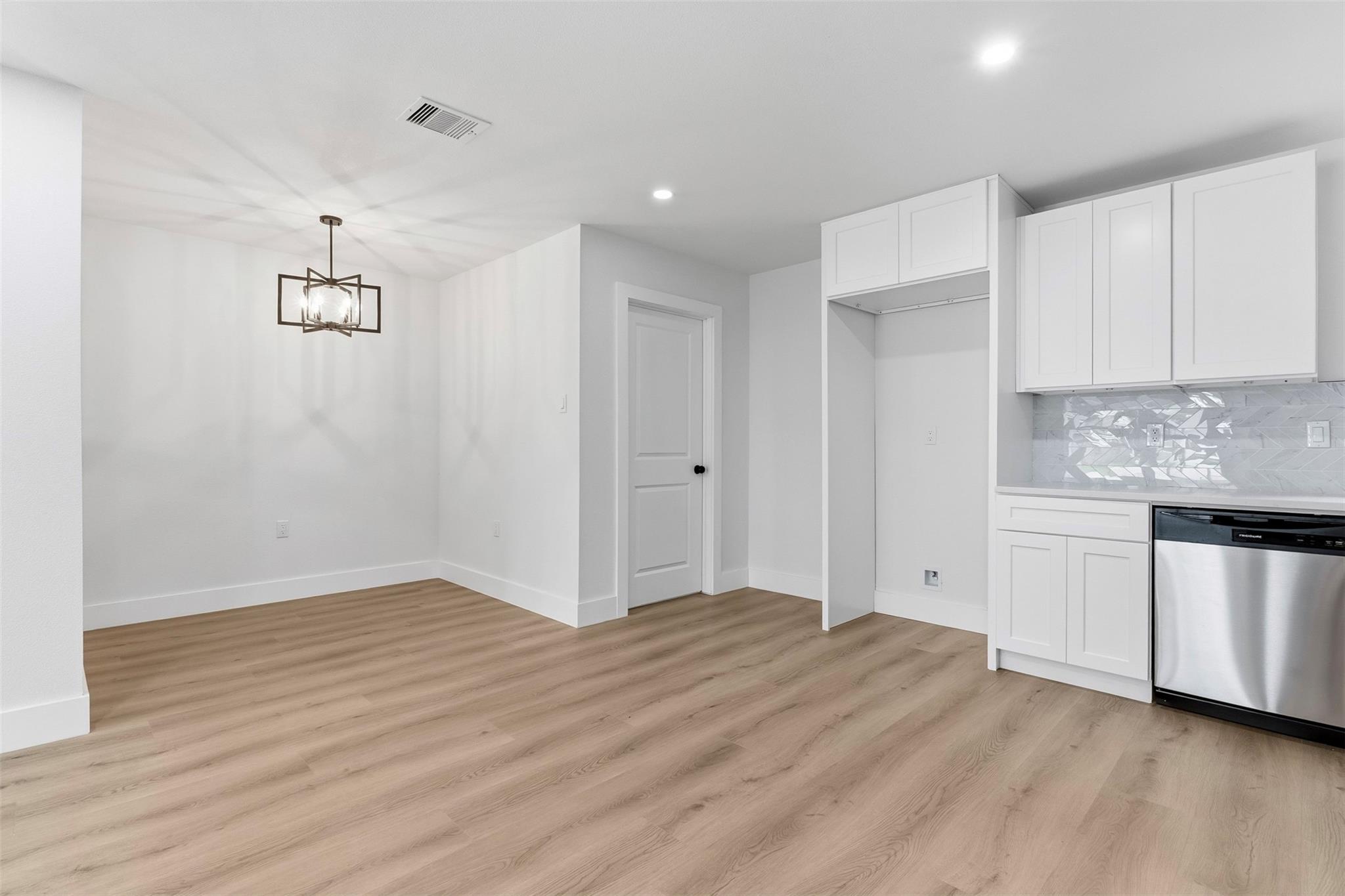 3017 Cedarcrest Drive