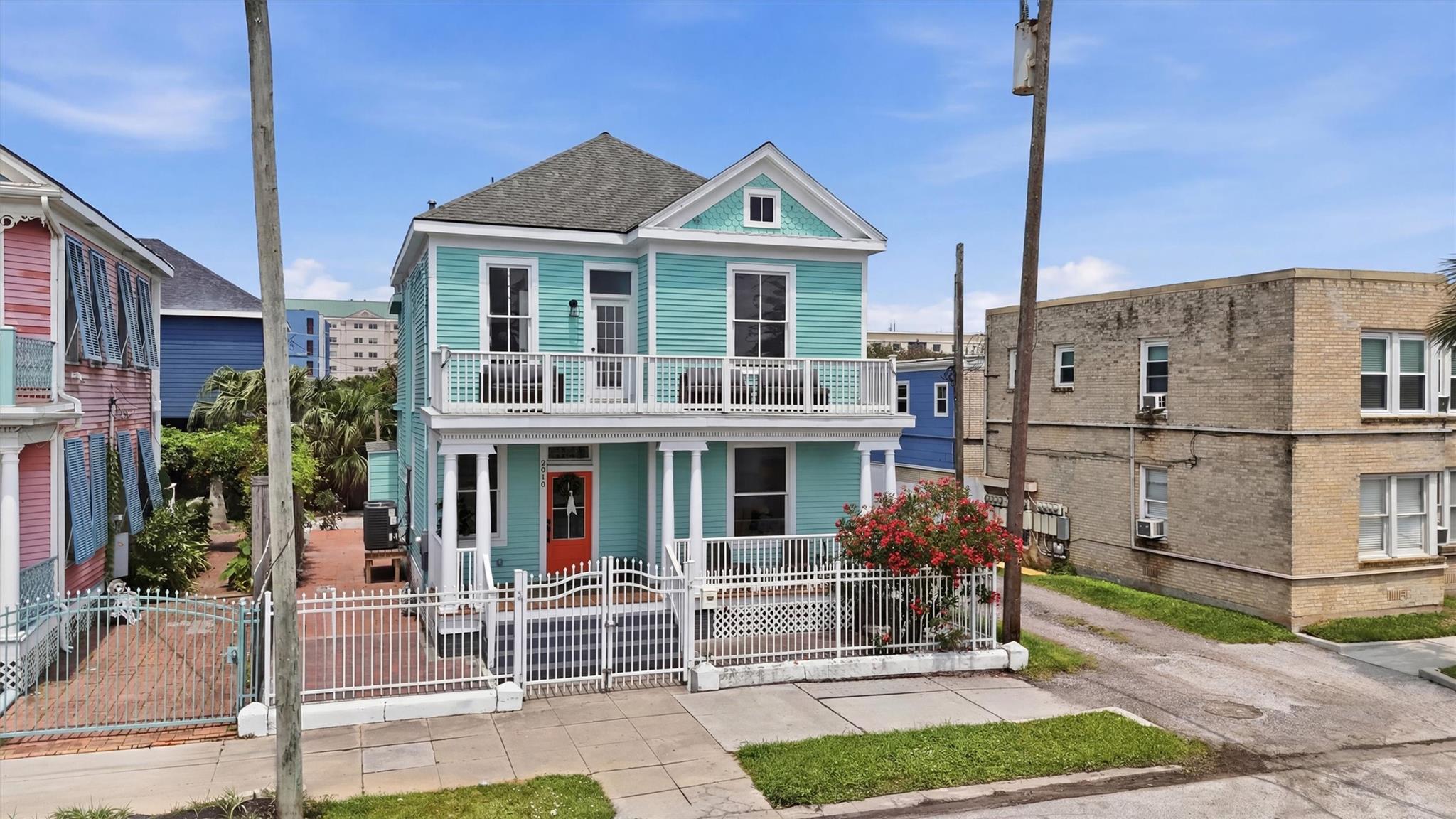 2010 Rosenberg Street