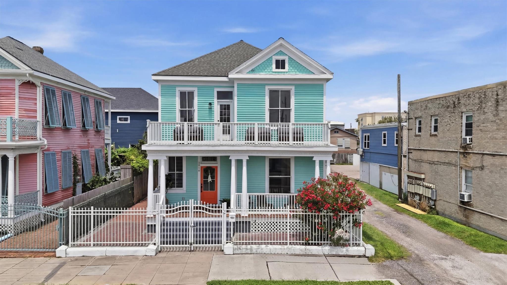 2010 Rosenberg Street