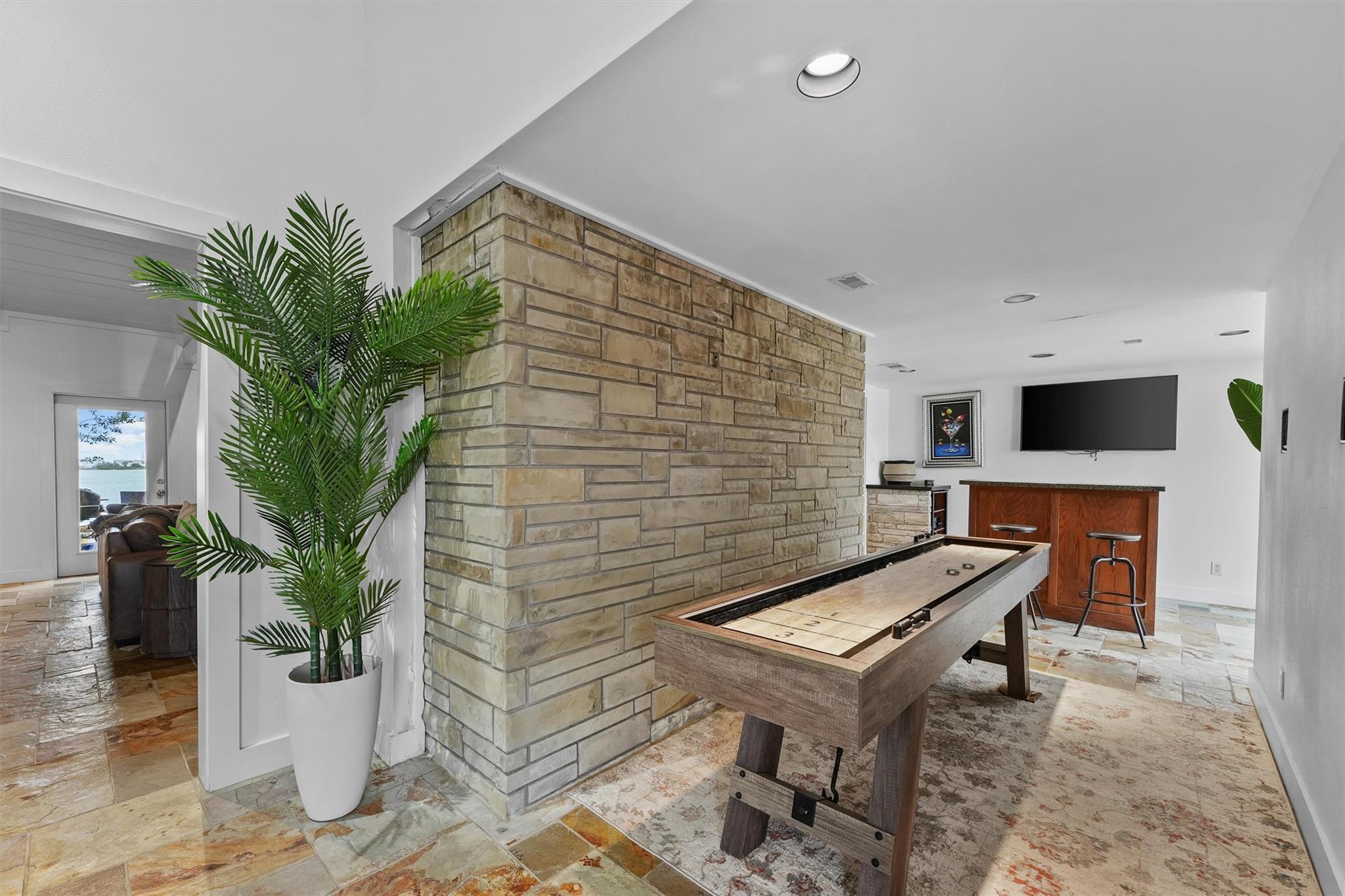 18 S Shore Drive S