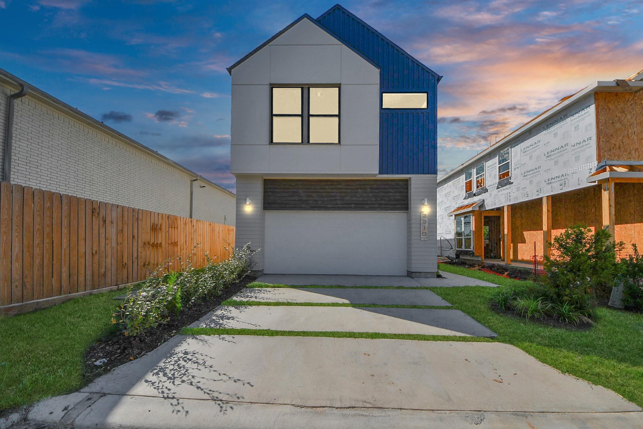 2210 Diagonal Lane