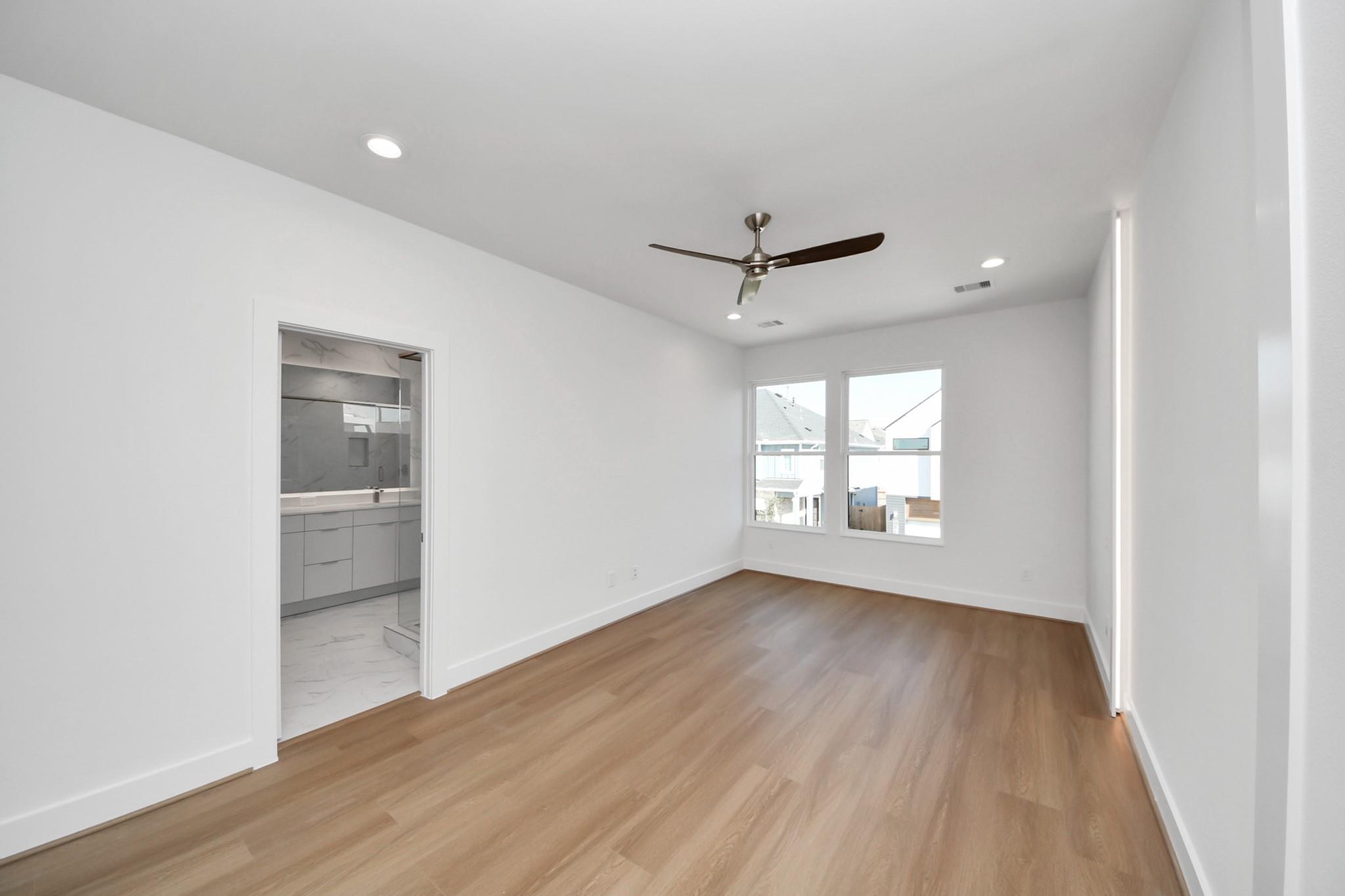 2210 Diagonal Lane