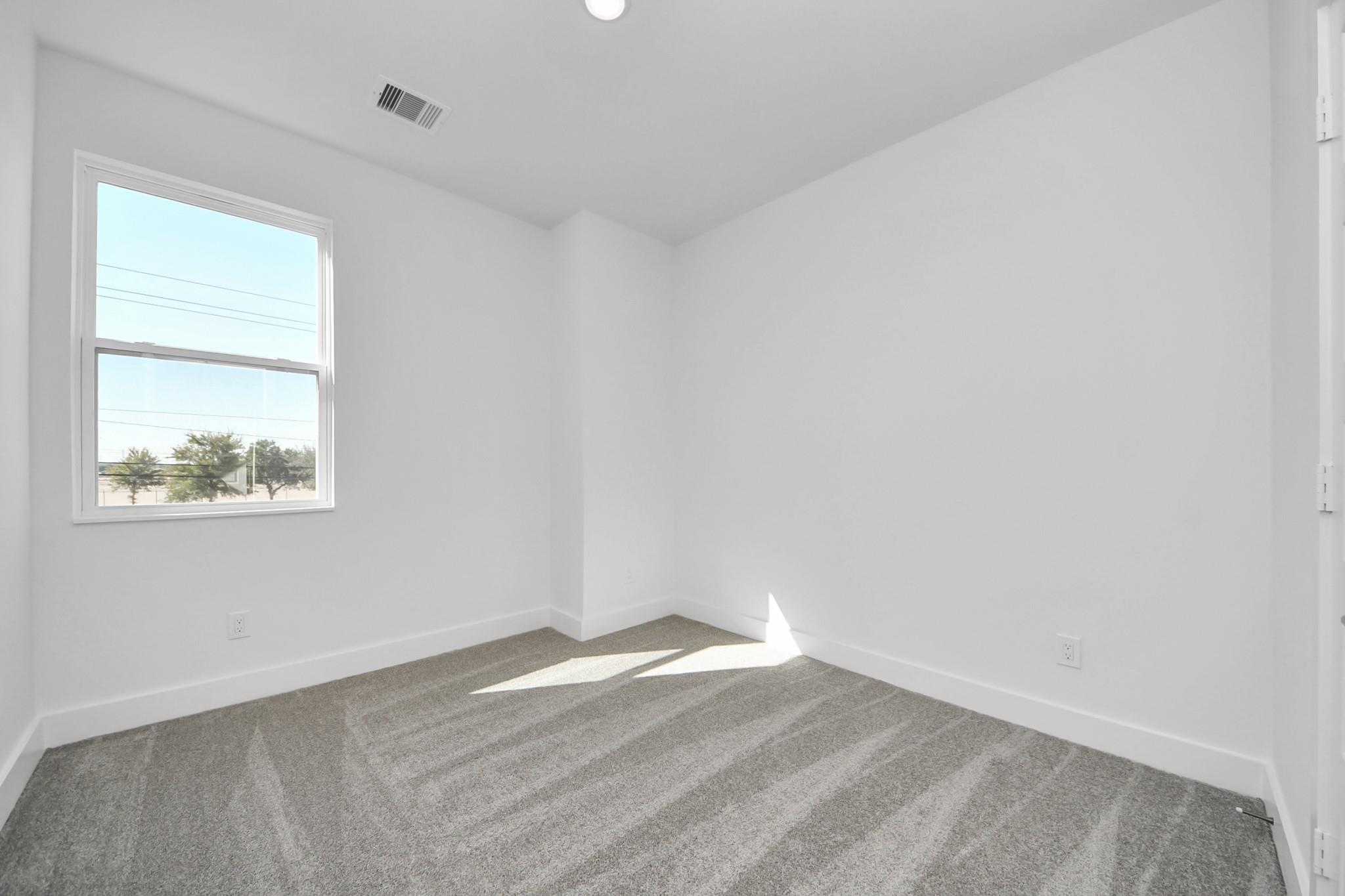 2210 Diagonal Lane