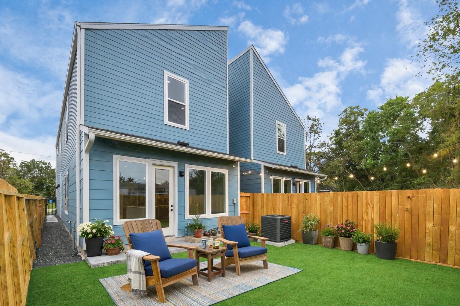 6817 Peerless Street