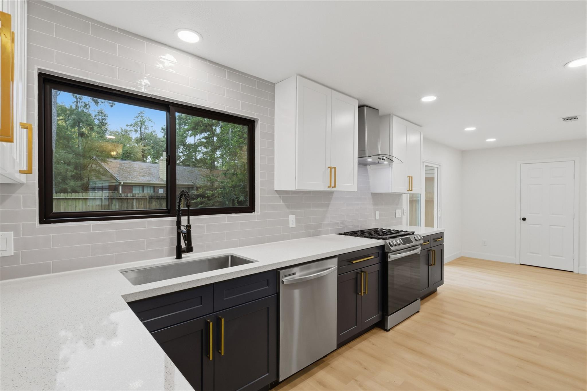 15 Cricket Hollow Place