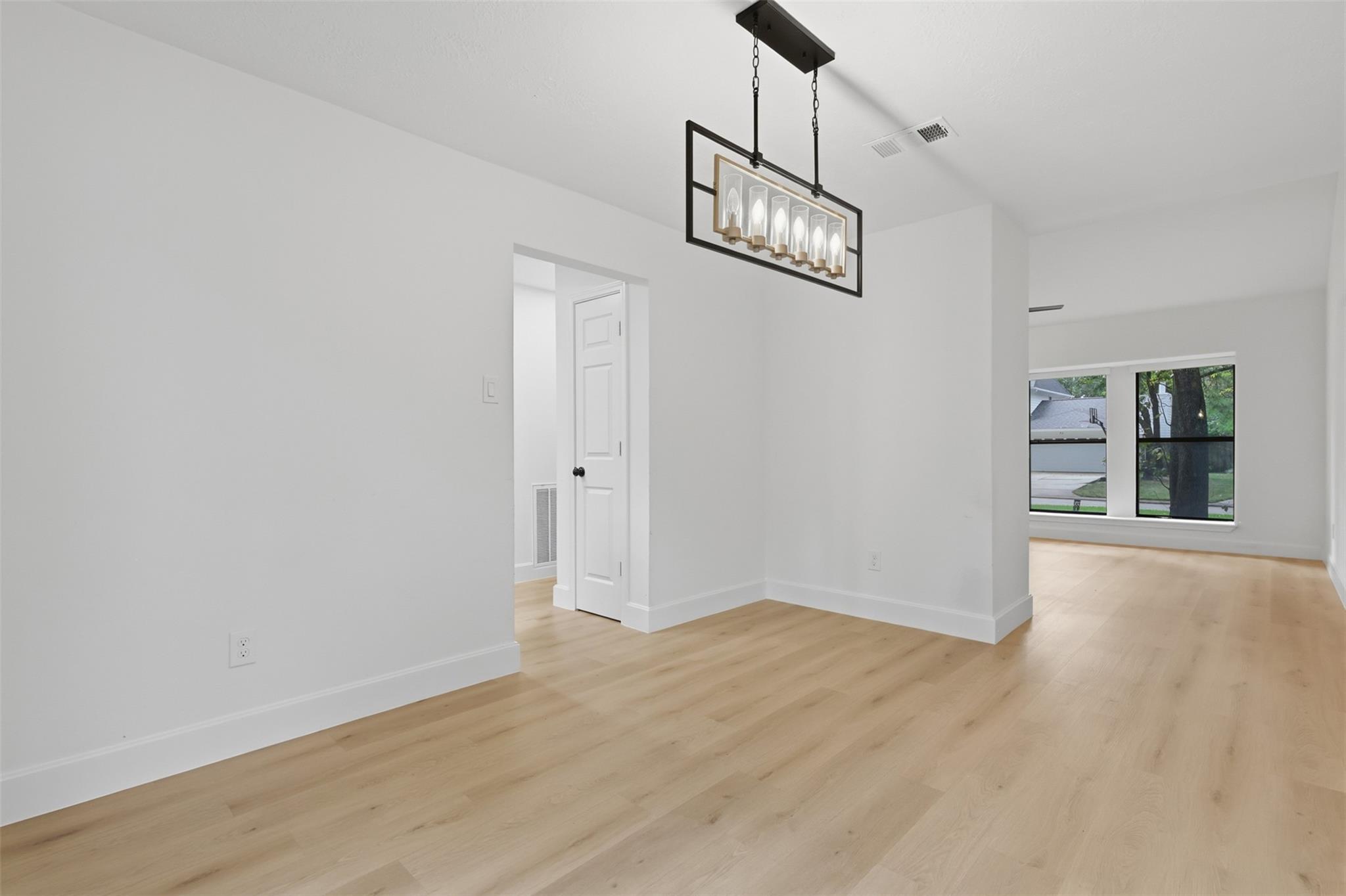 15 Cricket Hollow Place