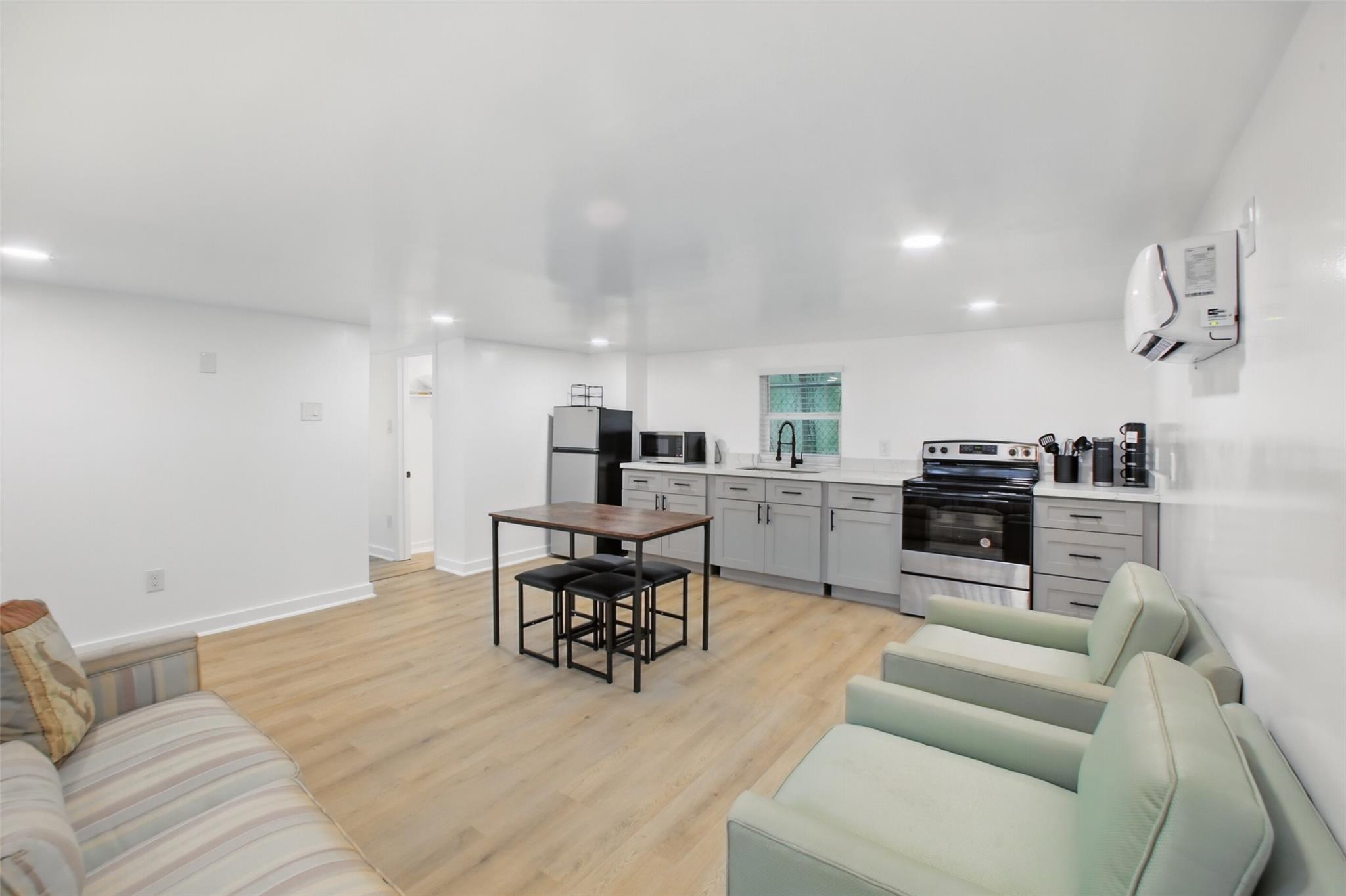 4705 A&B Pease Street