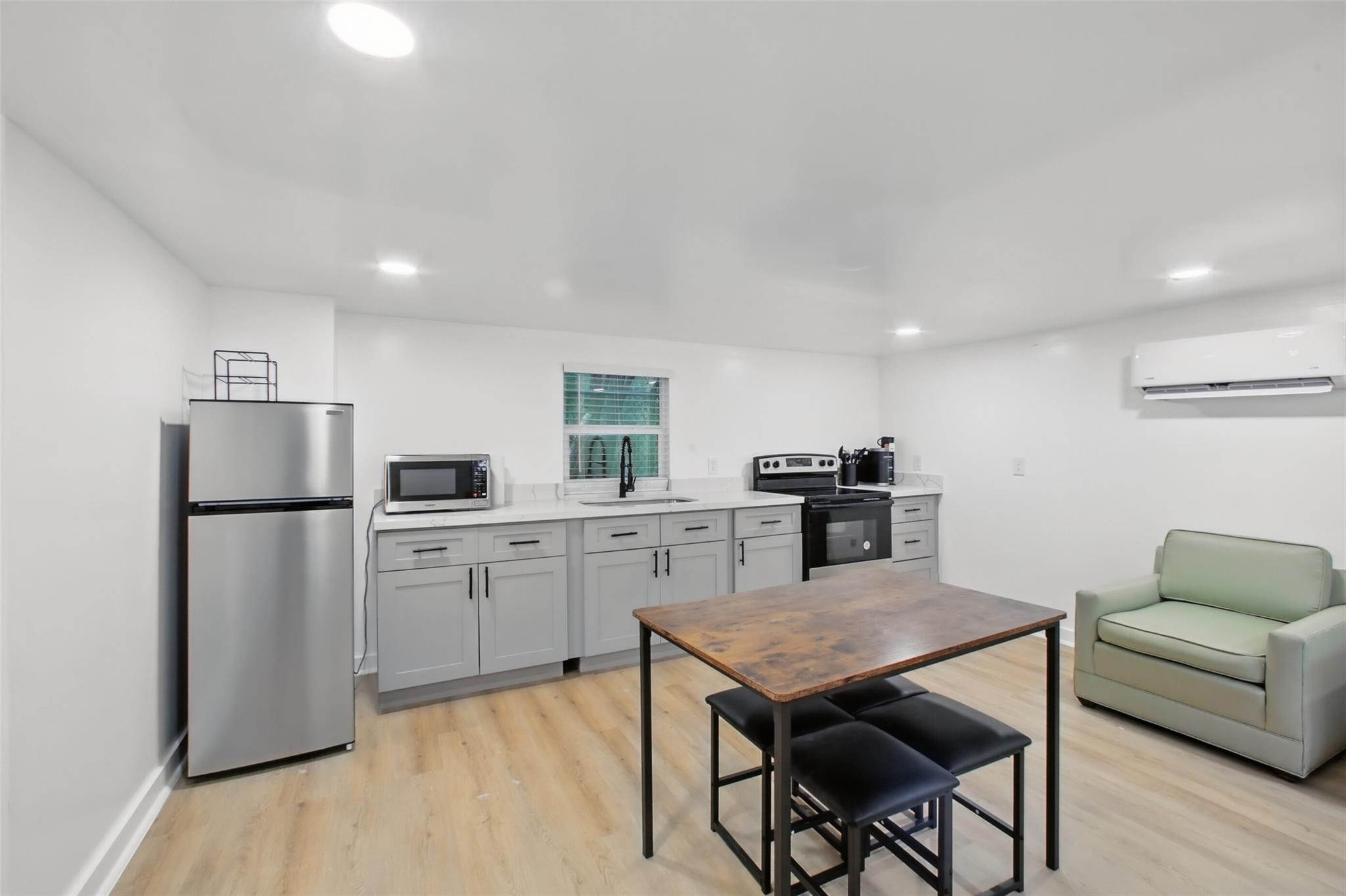 4705 A&B Pease Street