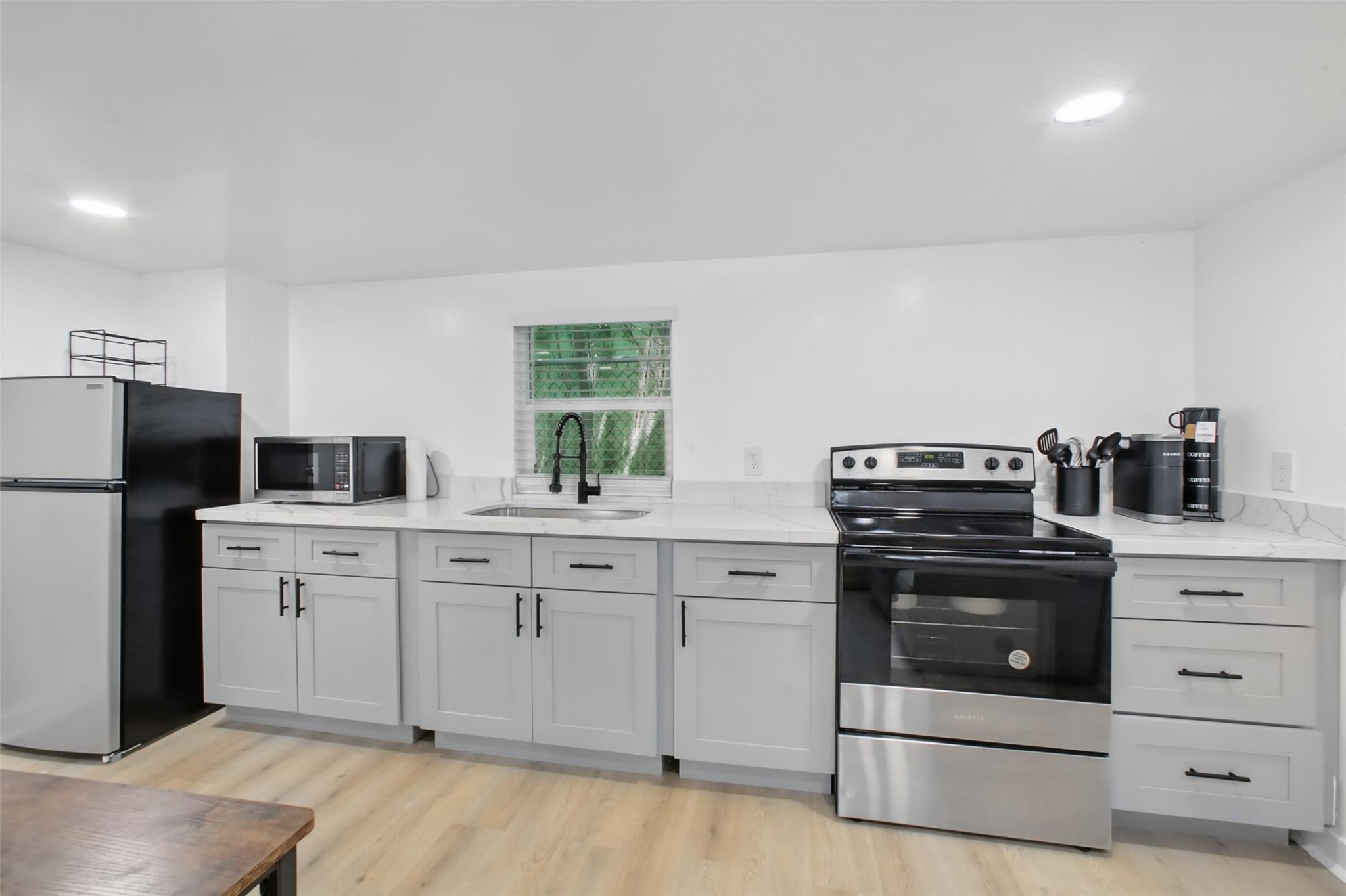 4705 A&B Pease Street