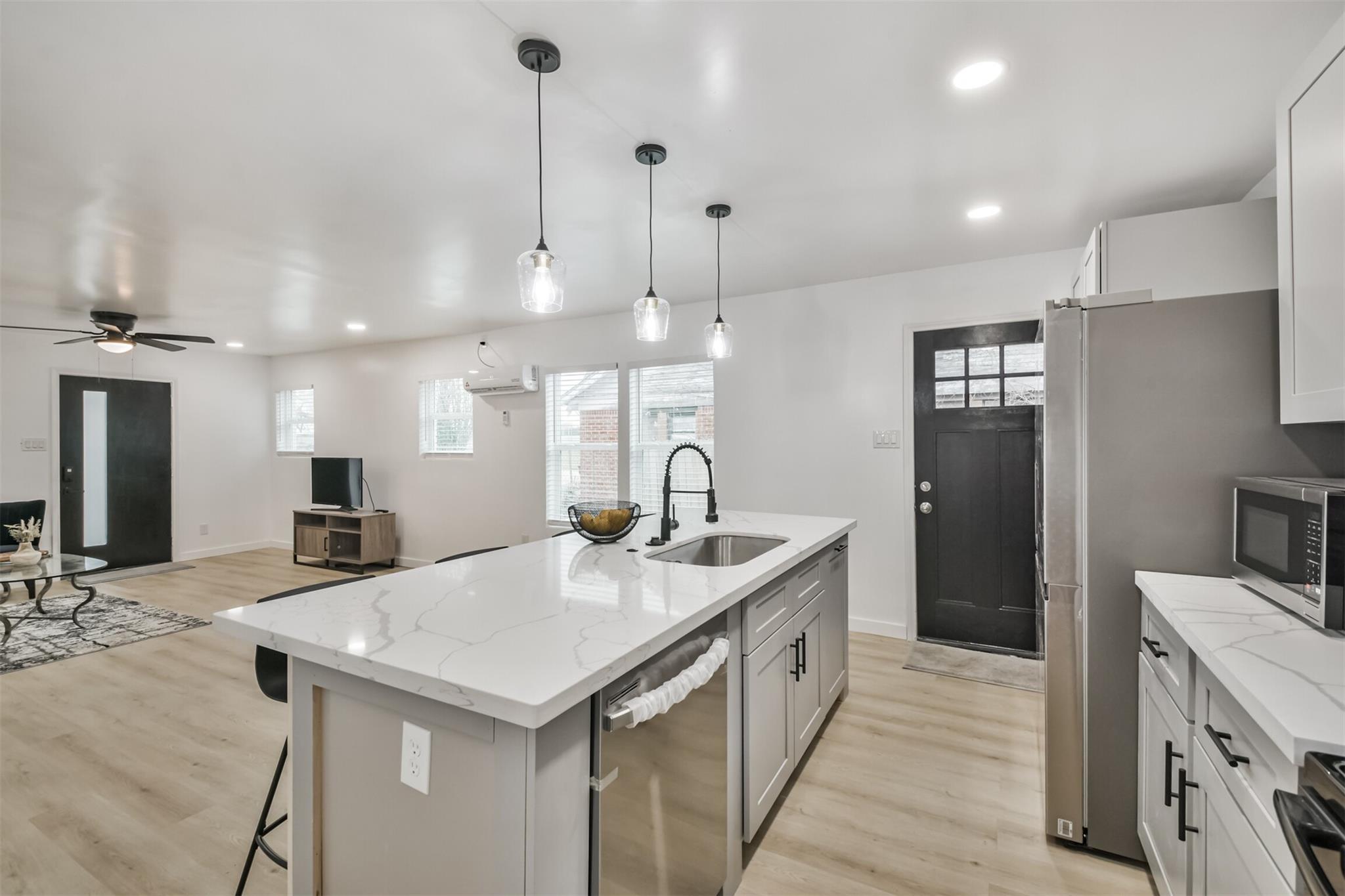 4705 A&B Pease Street