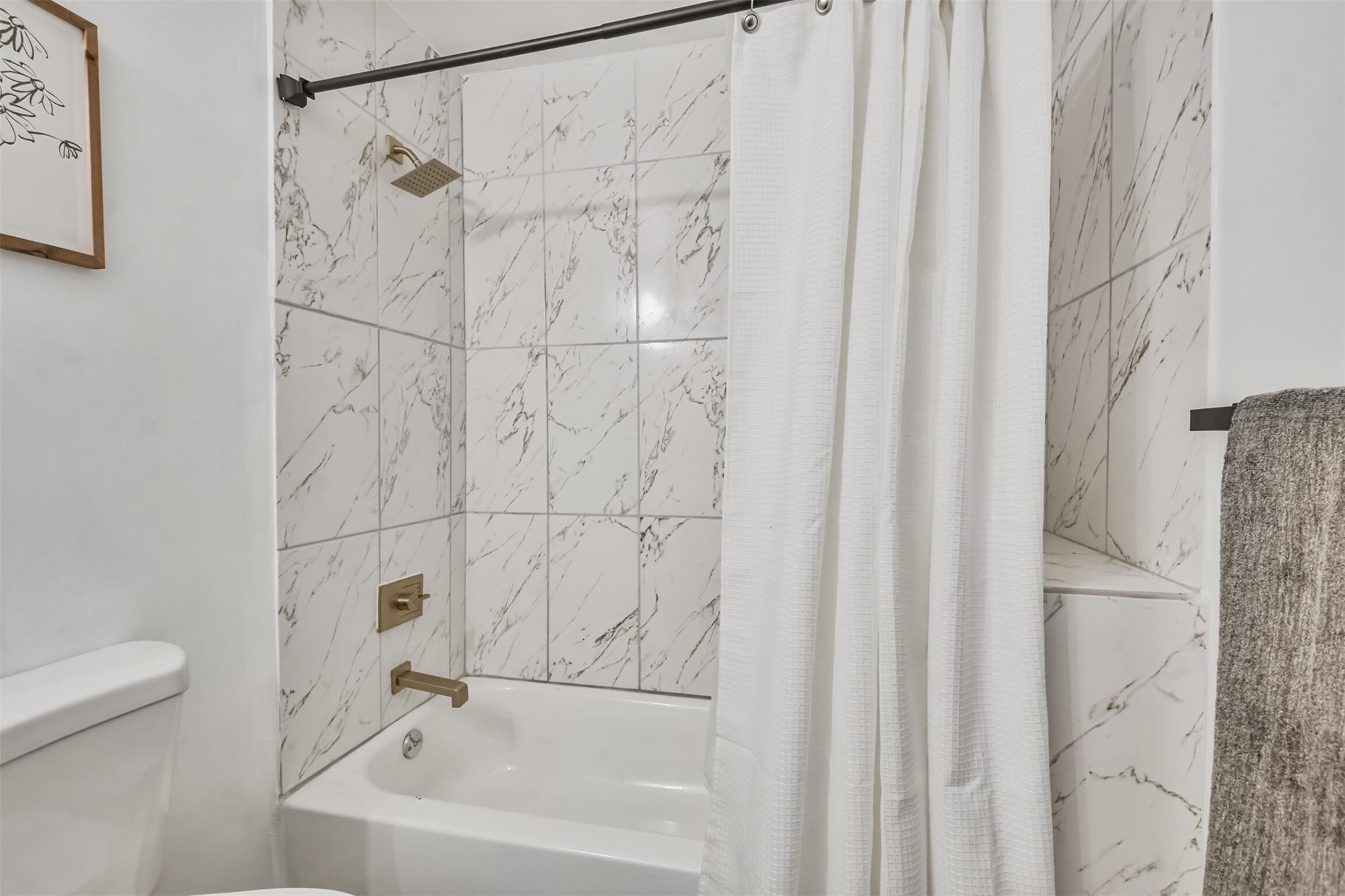 4705 A&B Pease Street