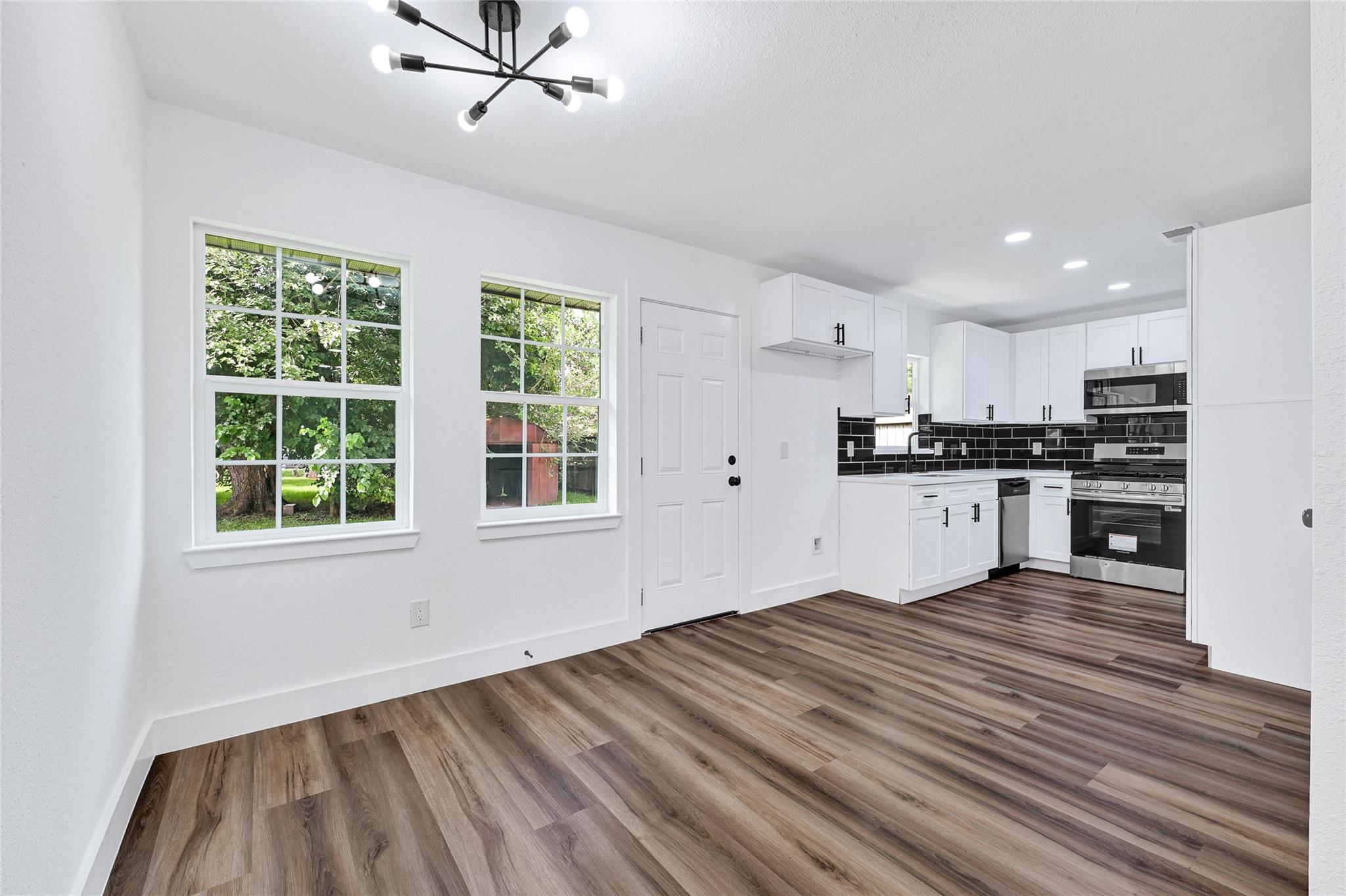 3304 Thornwood Drive