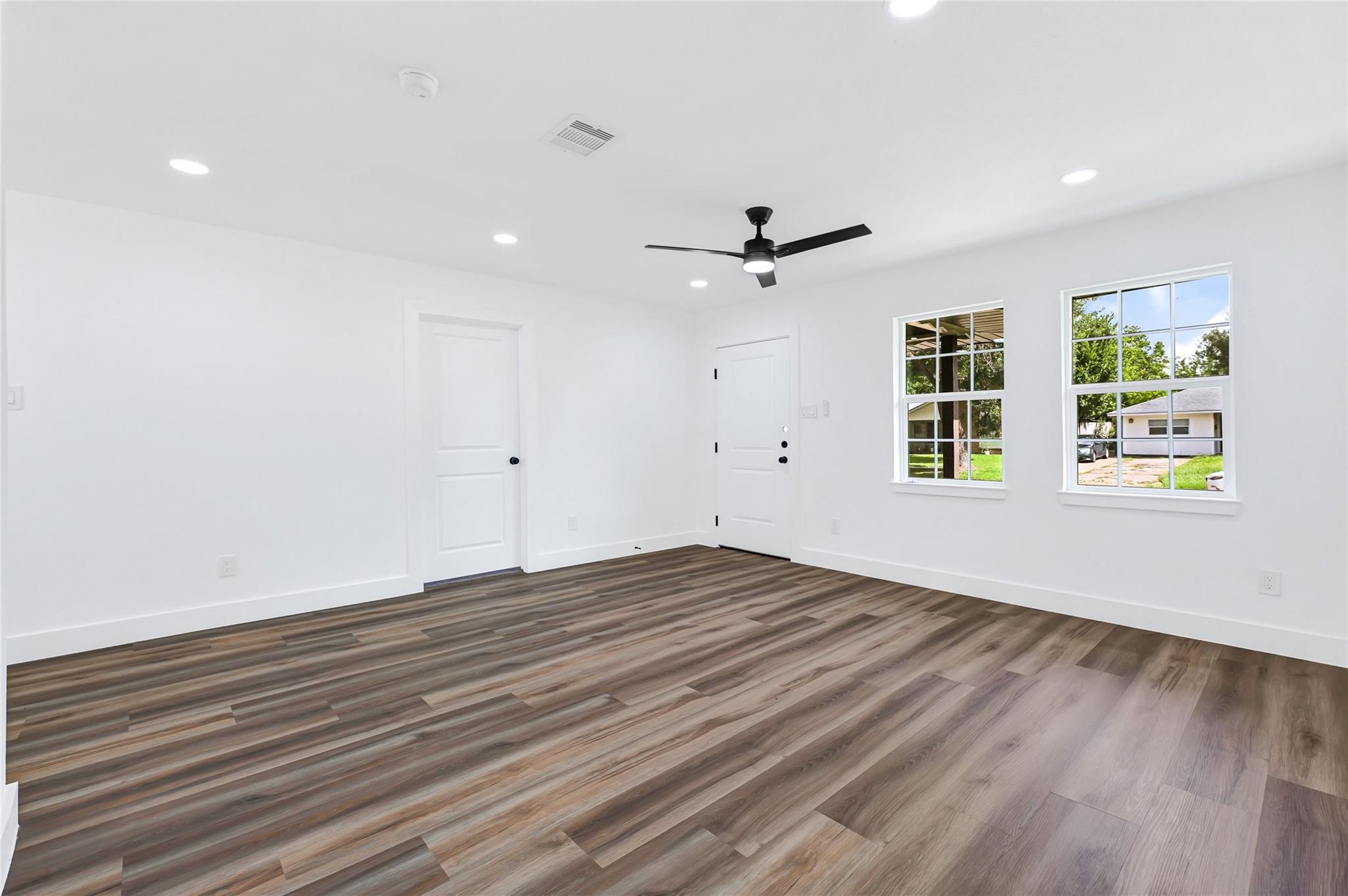 3304 Thornwood Drive