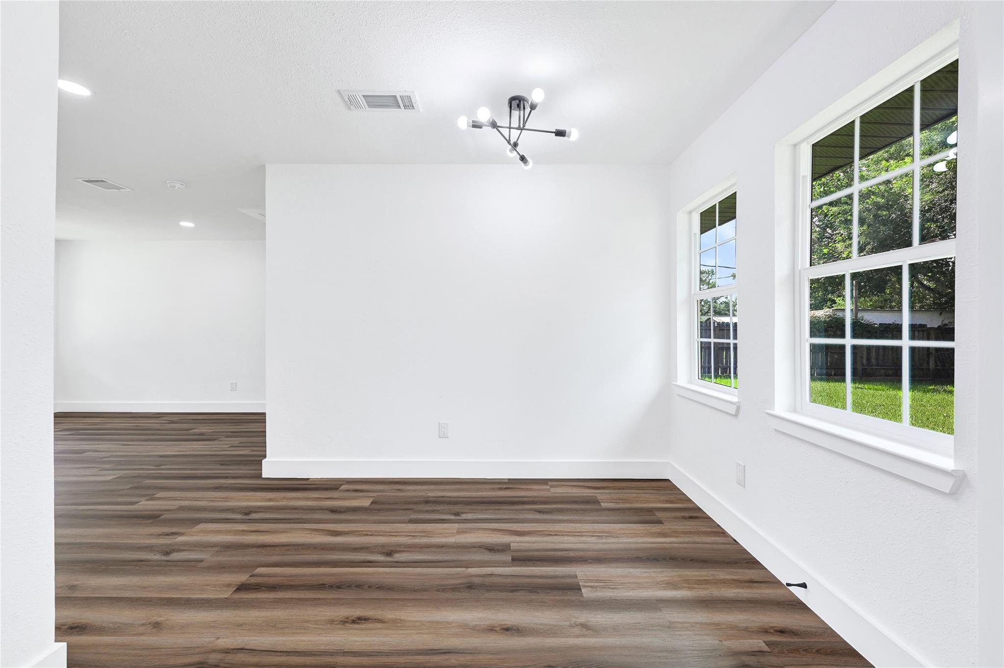 3304 Thornwood Drive