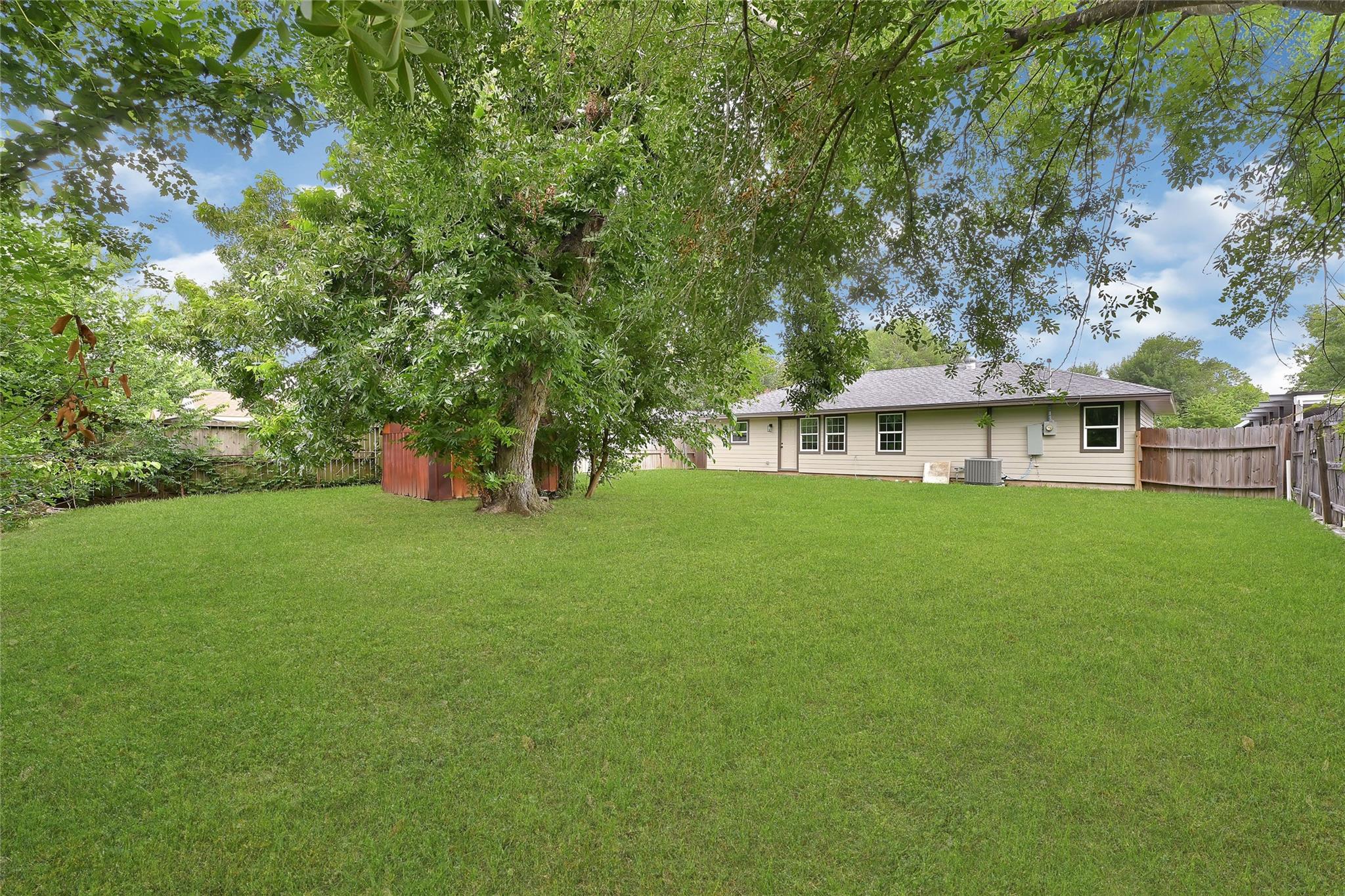 3304 Thornwood Drive