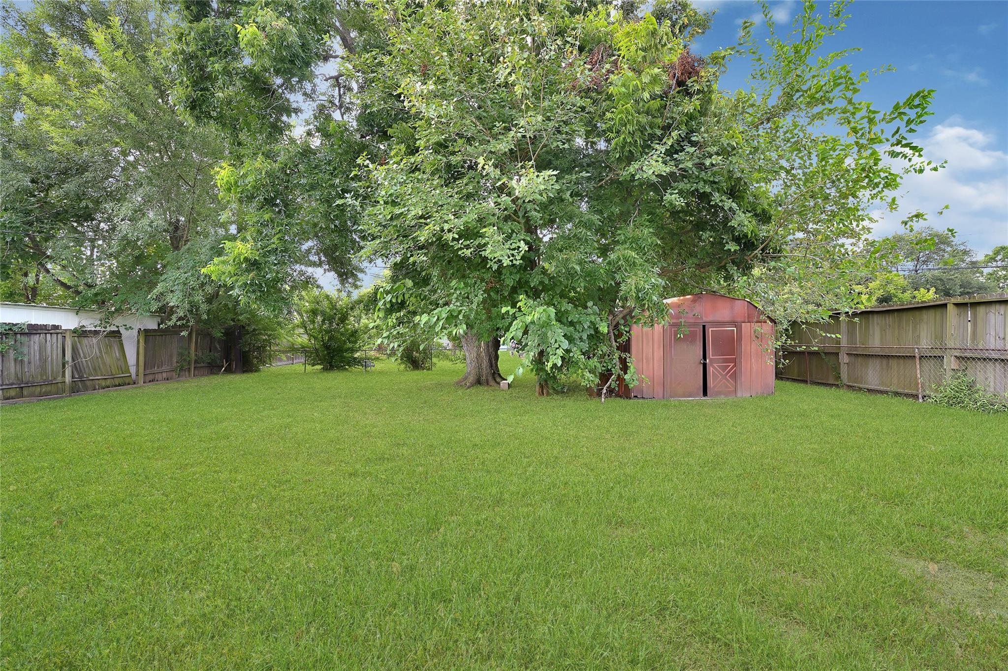 3304 Thornwood Drive