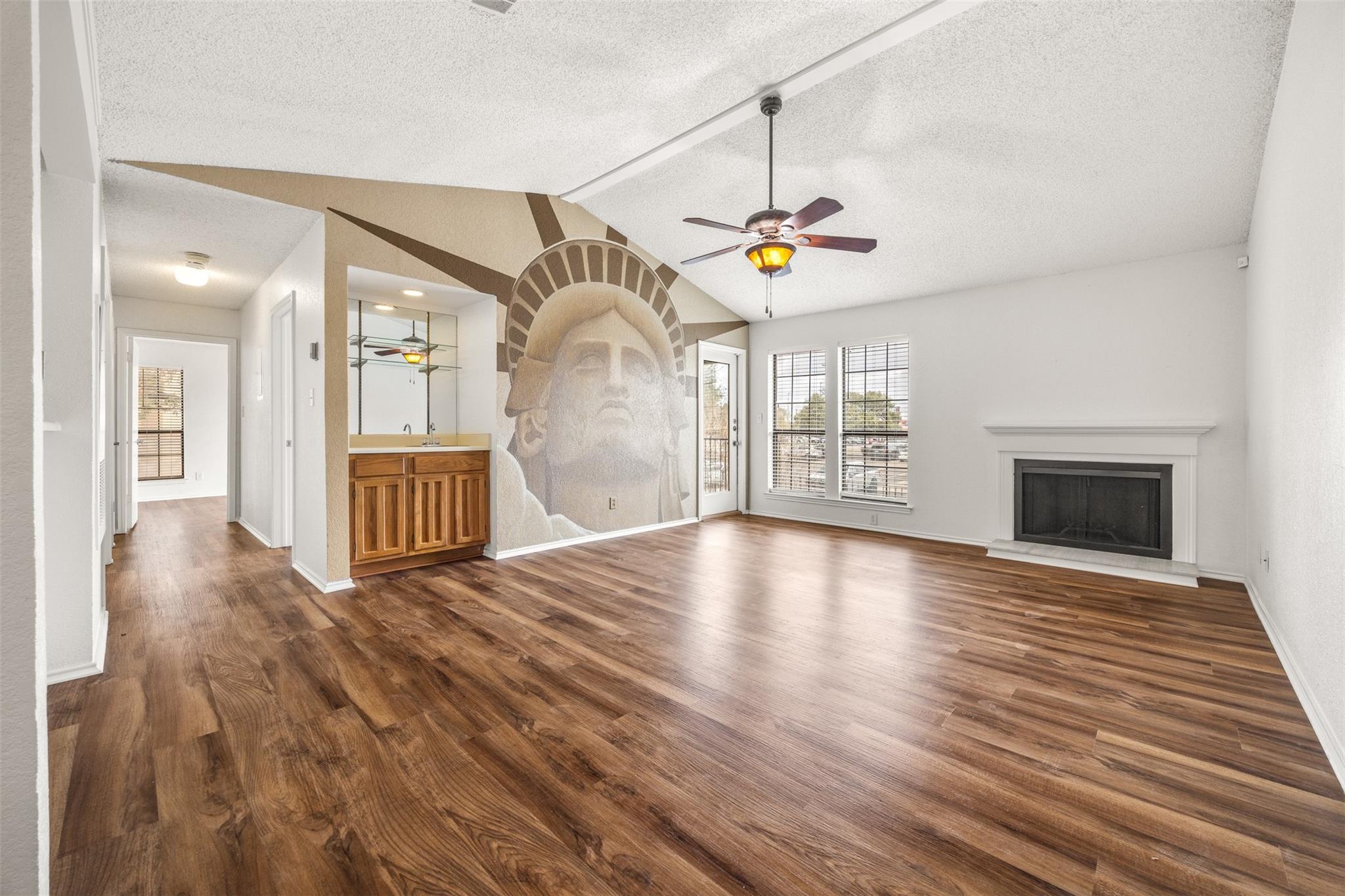 1202 Thorpe Lane # 612