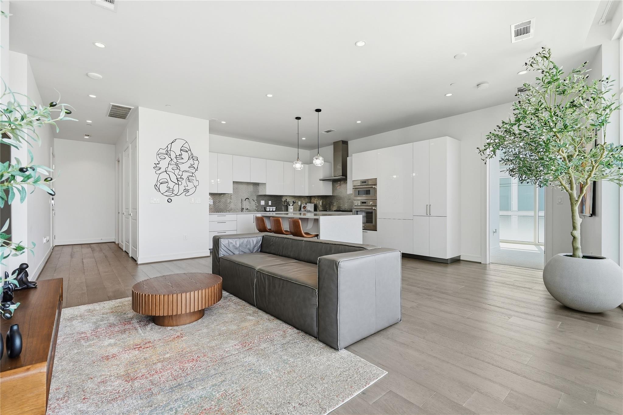 4521 San Felipe Street # 1904