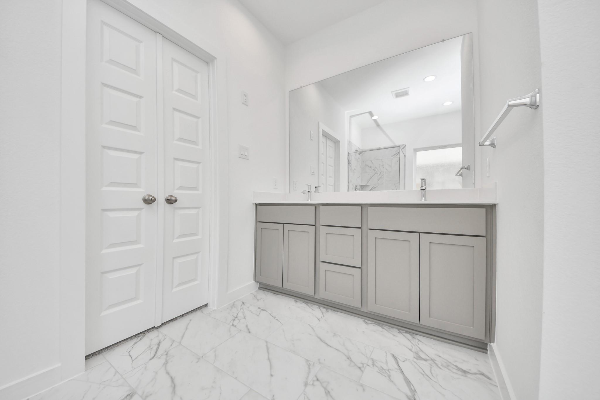 315 Ice Shore Trail