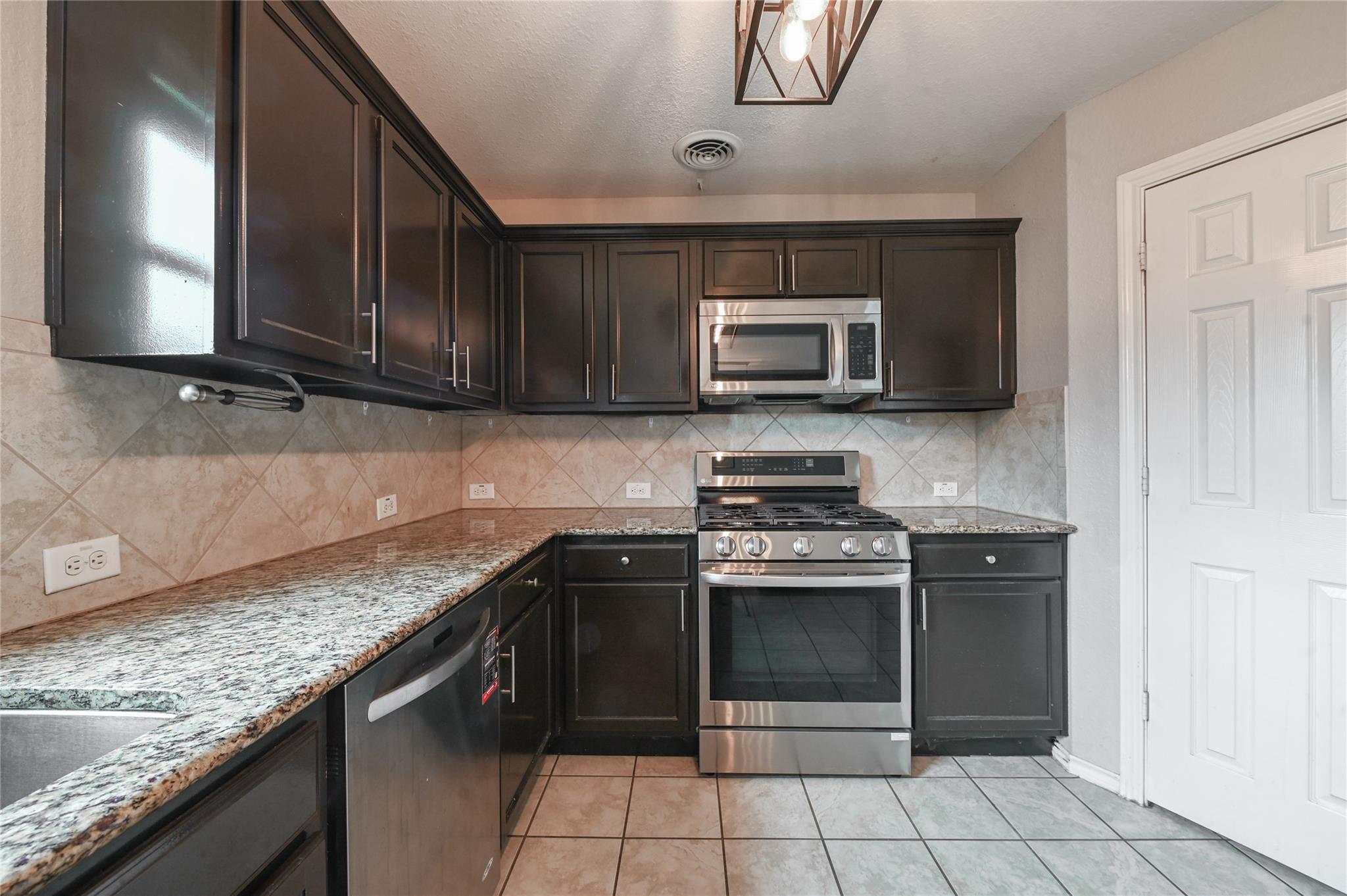 1927 Vermillion View Street