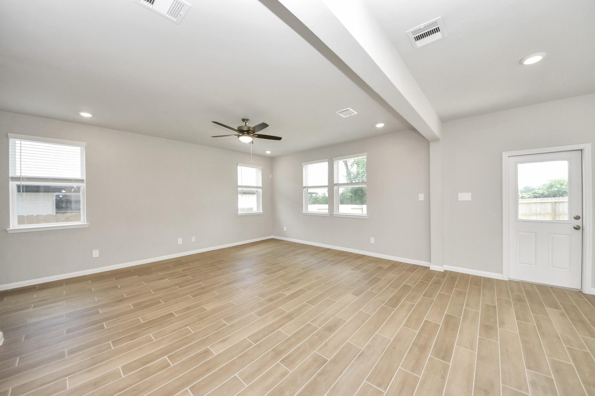 19576 Stripe Hill Bend