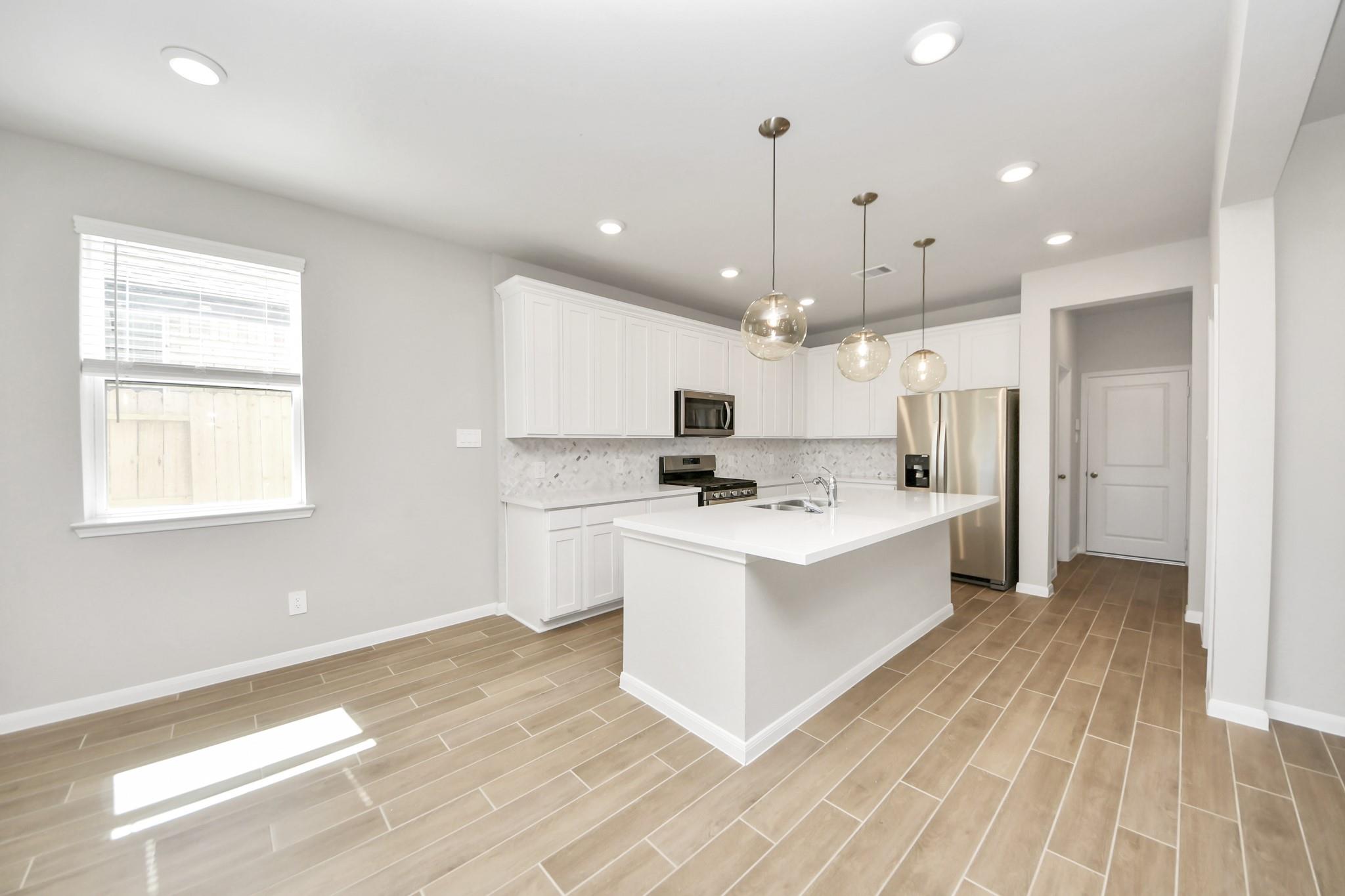 19576 Stripe Hill Bend