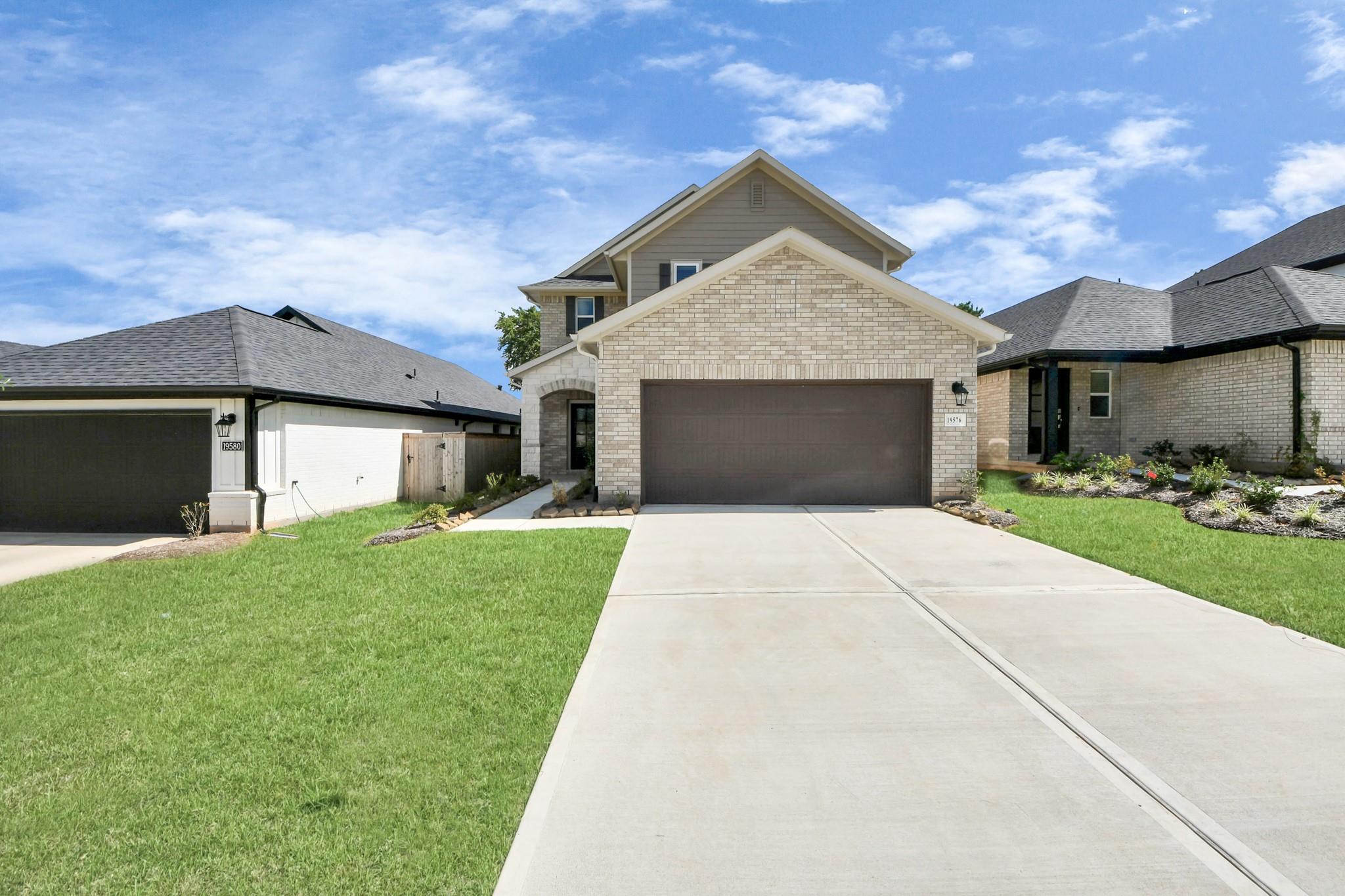 19576 Stripe Hill Bend