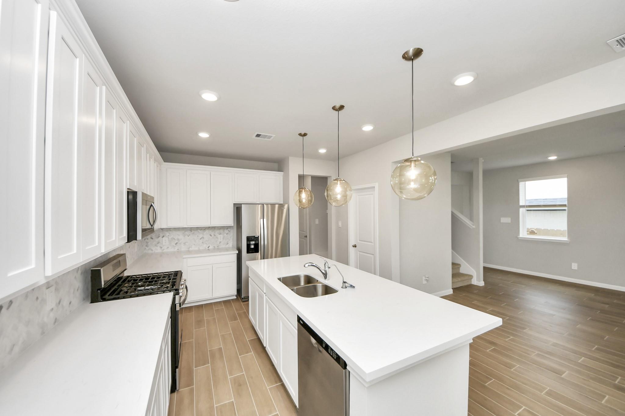 19576 Stripe Hill Bend