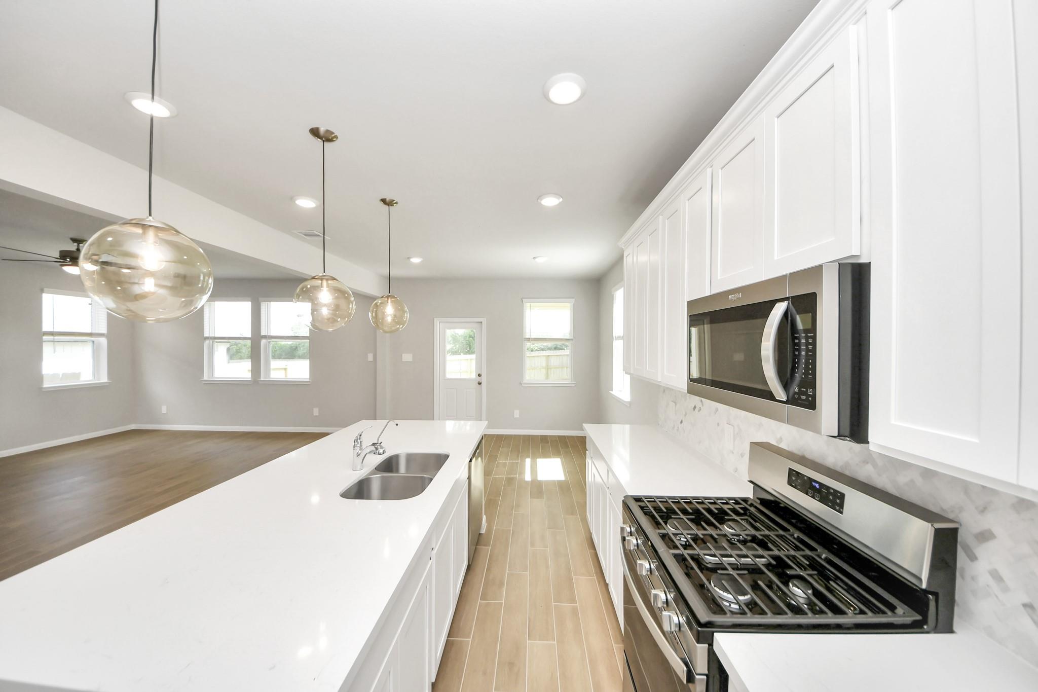 19576 Stripe Hill Bend