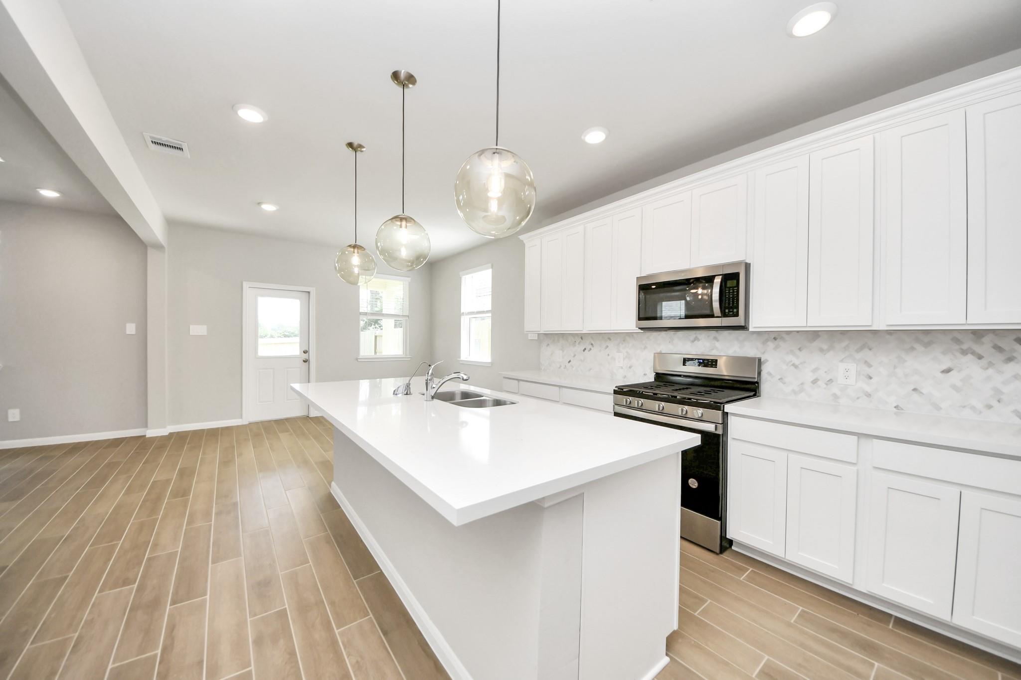 19576 Stripe Hill Bend