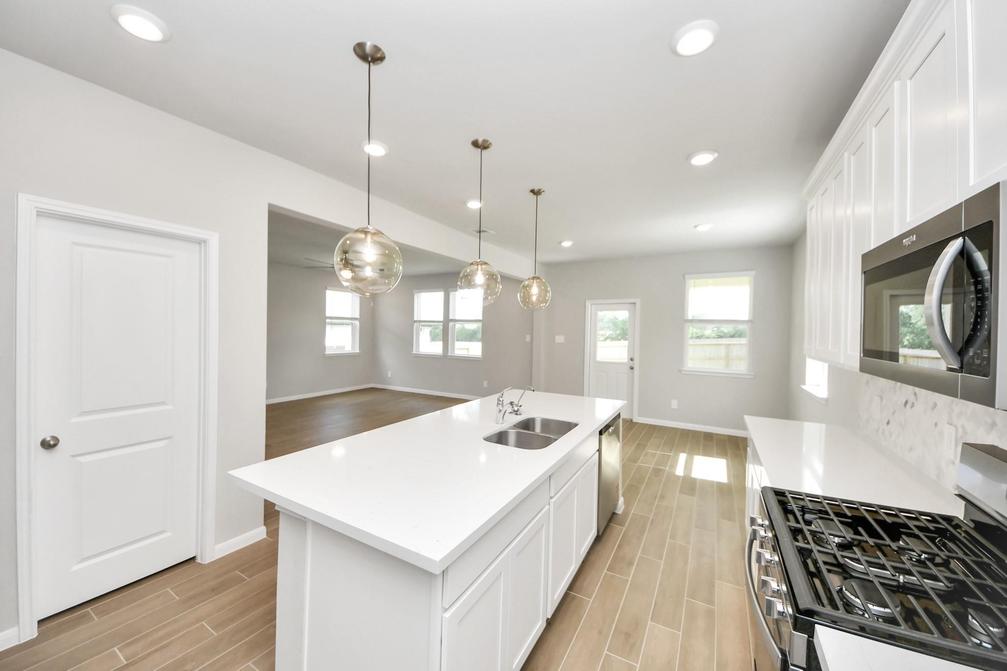 19576 Stripe Hill Bend