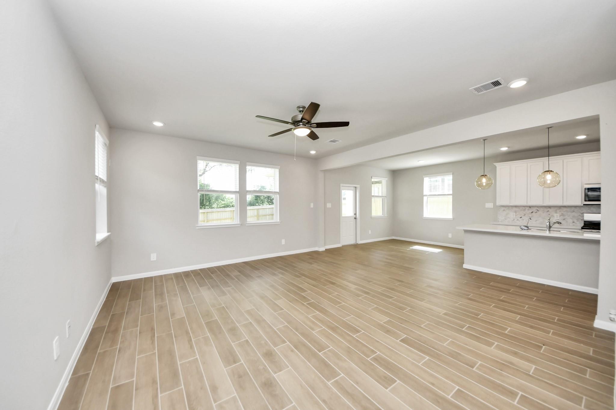 19576 Stripe Hill Bend