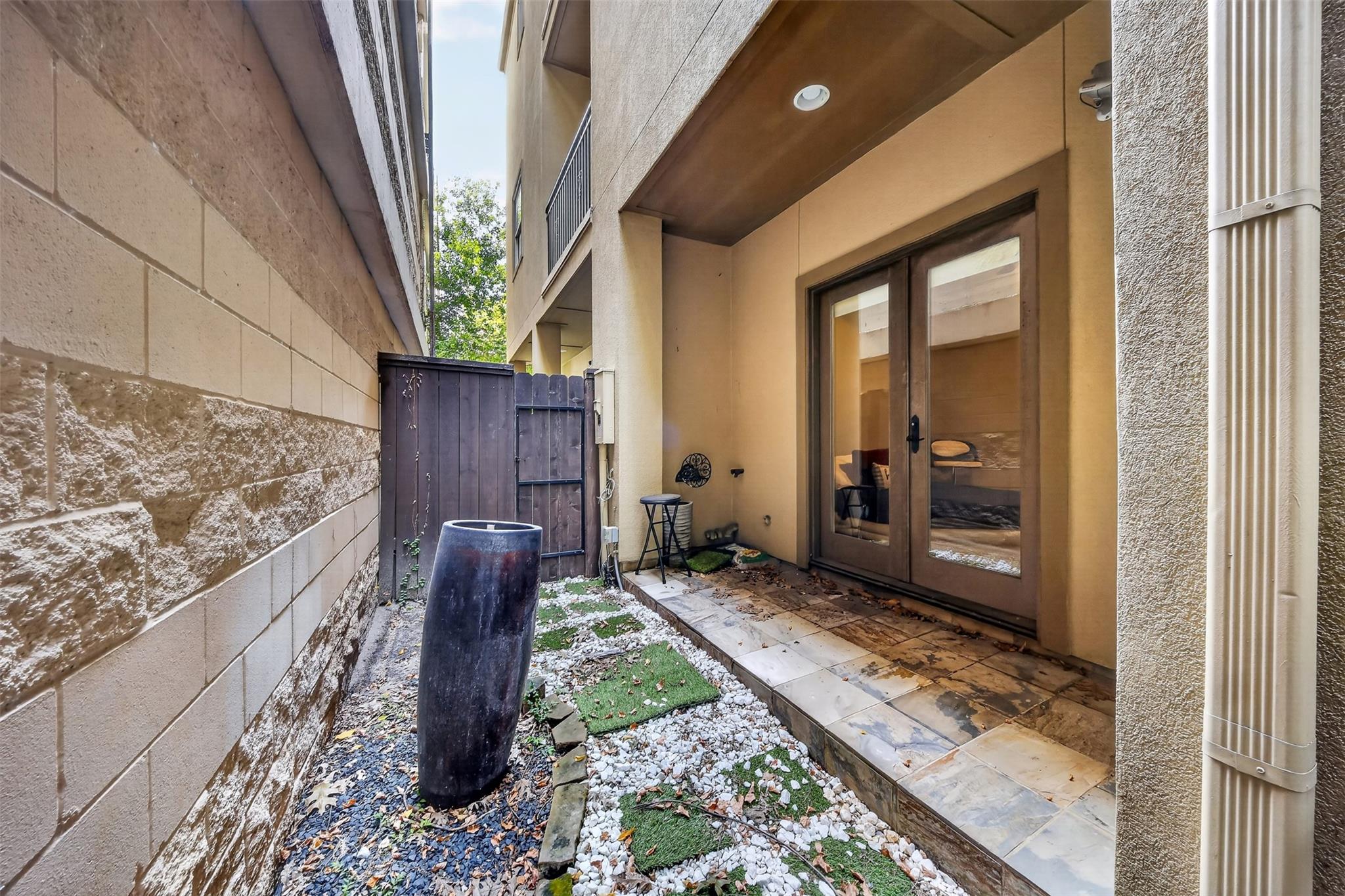 843 Rosastone Trail