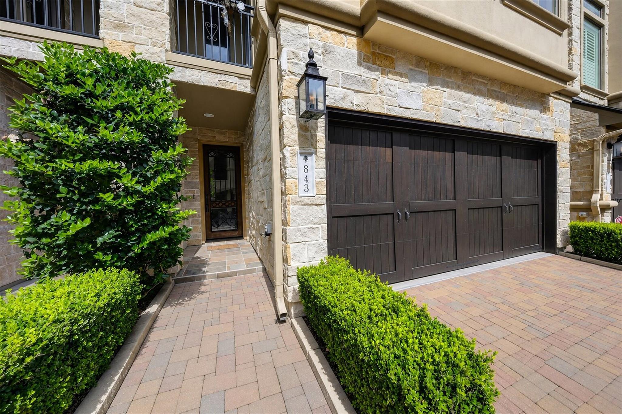 843 Rosastone Trail