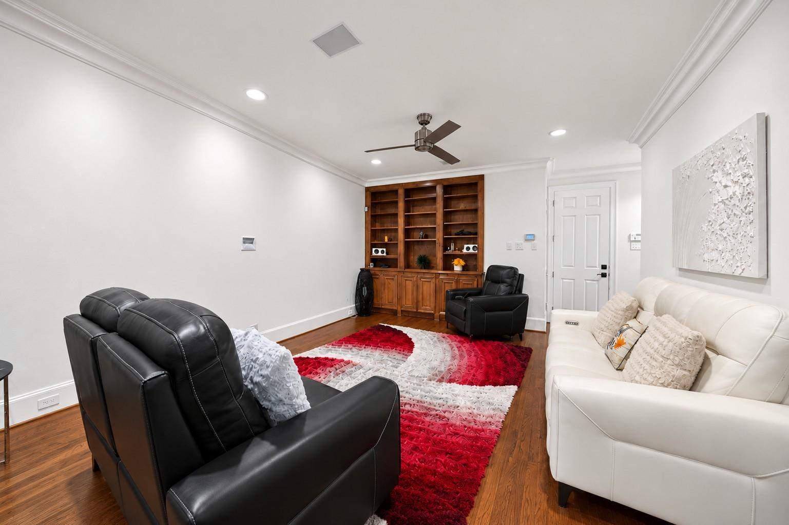 843 Rosastone Trail