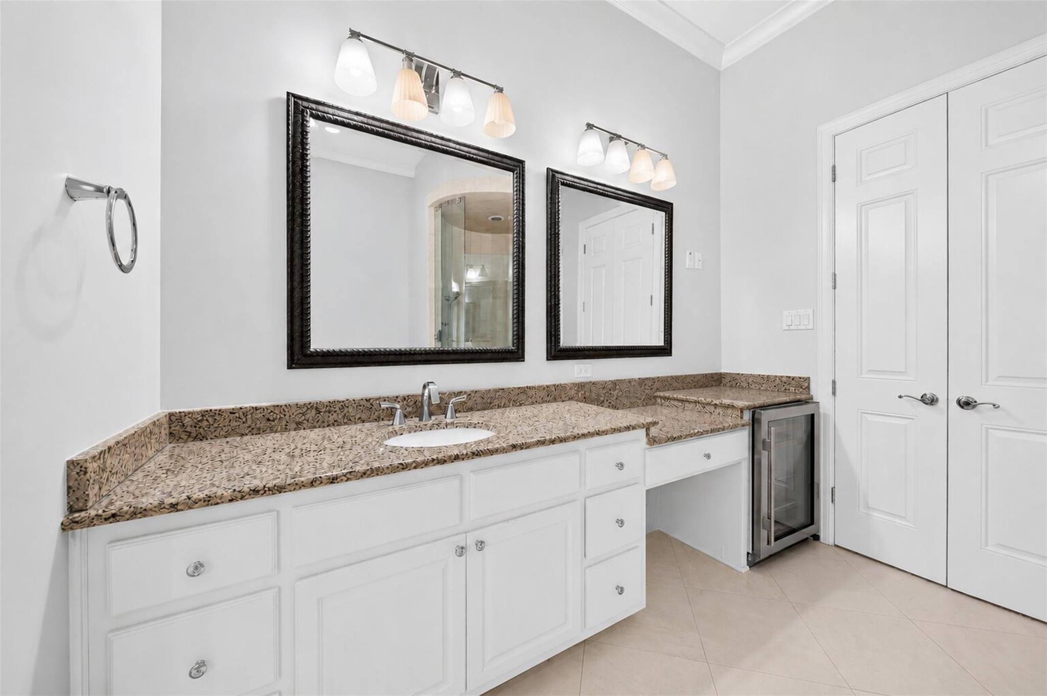 843 Rosastone Trail