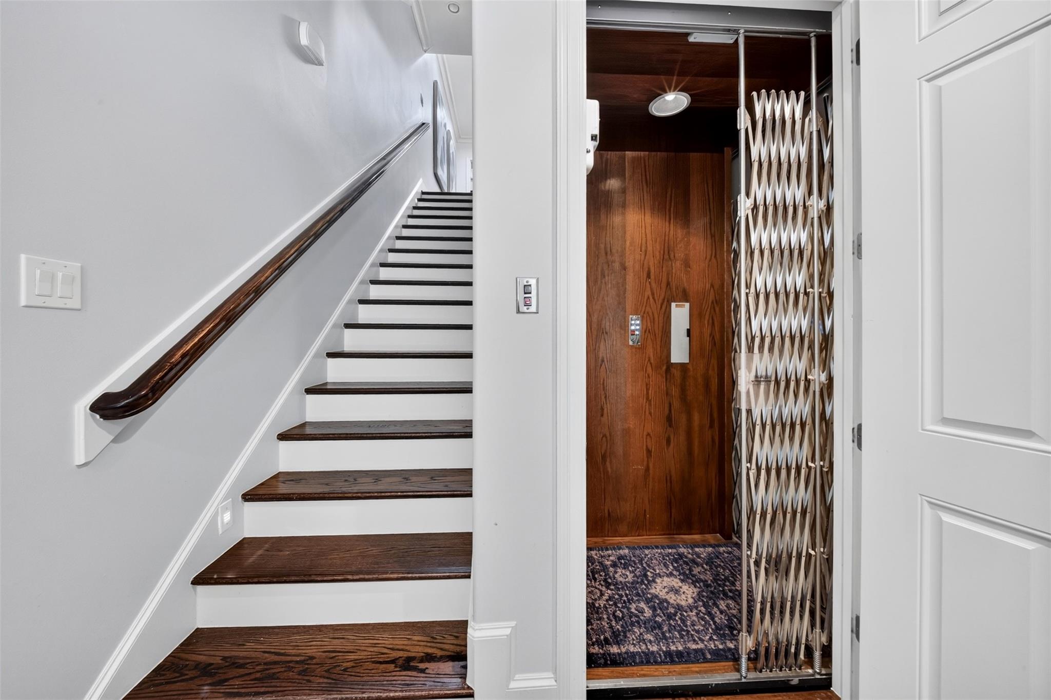 843 Rosastone Trail