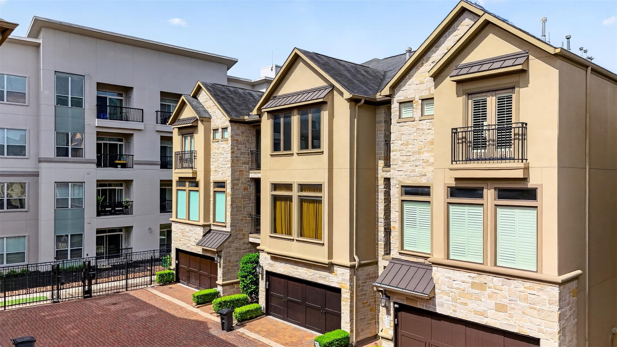 843 Rosastone Trail
