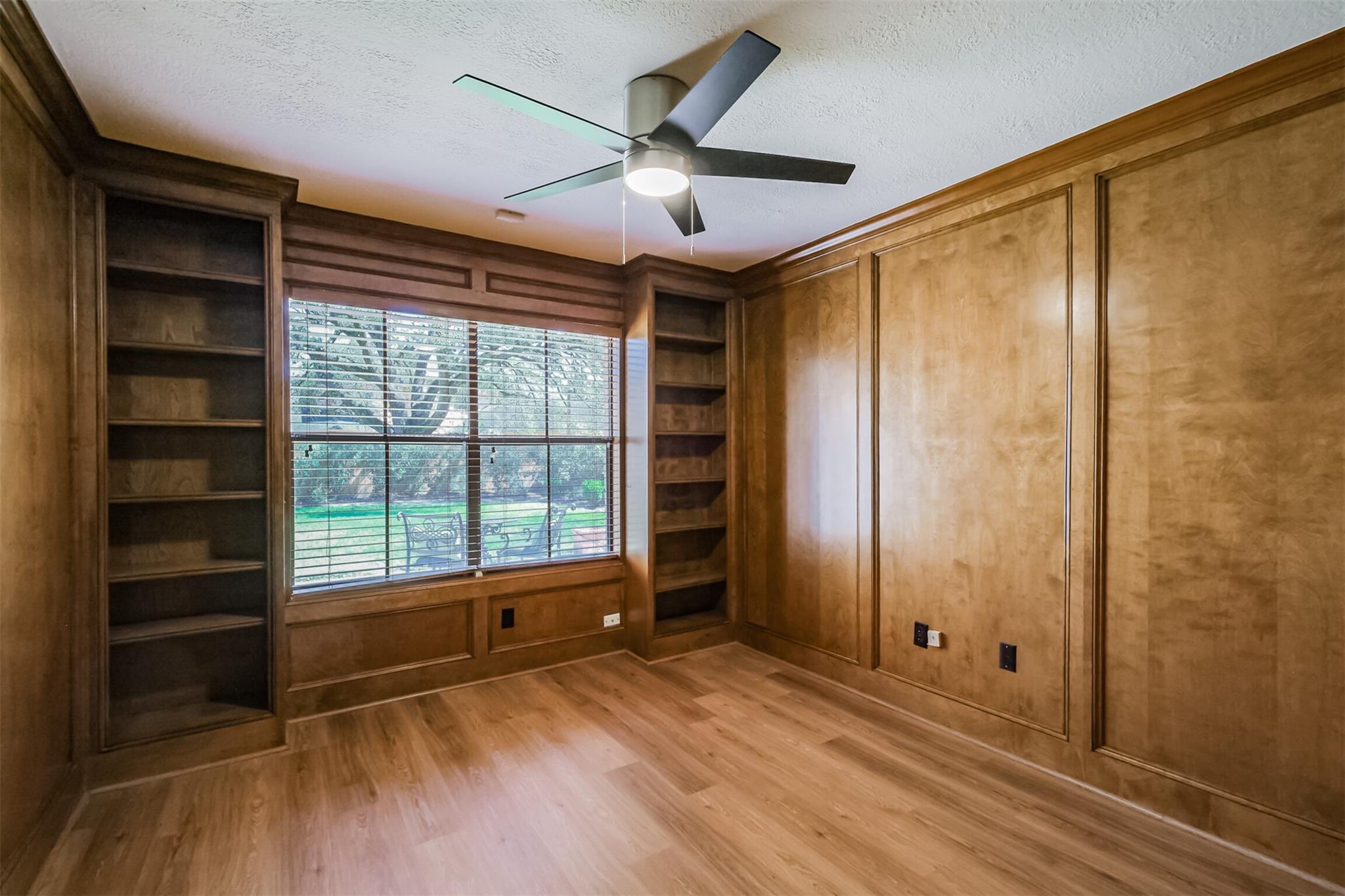 1715 Woodland Park Drive