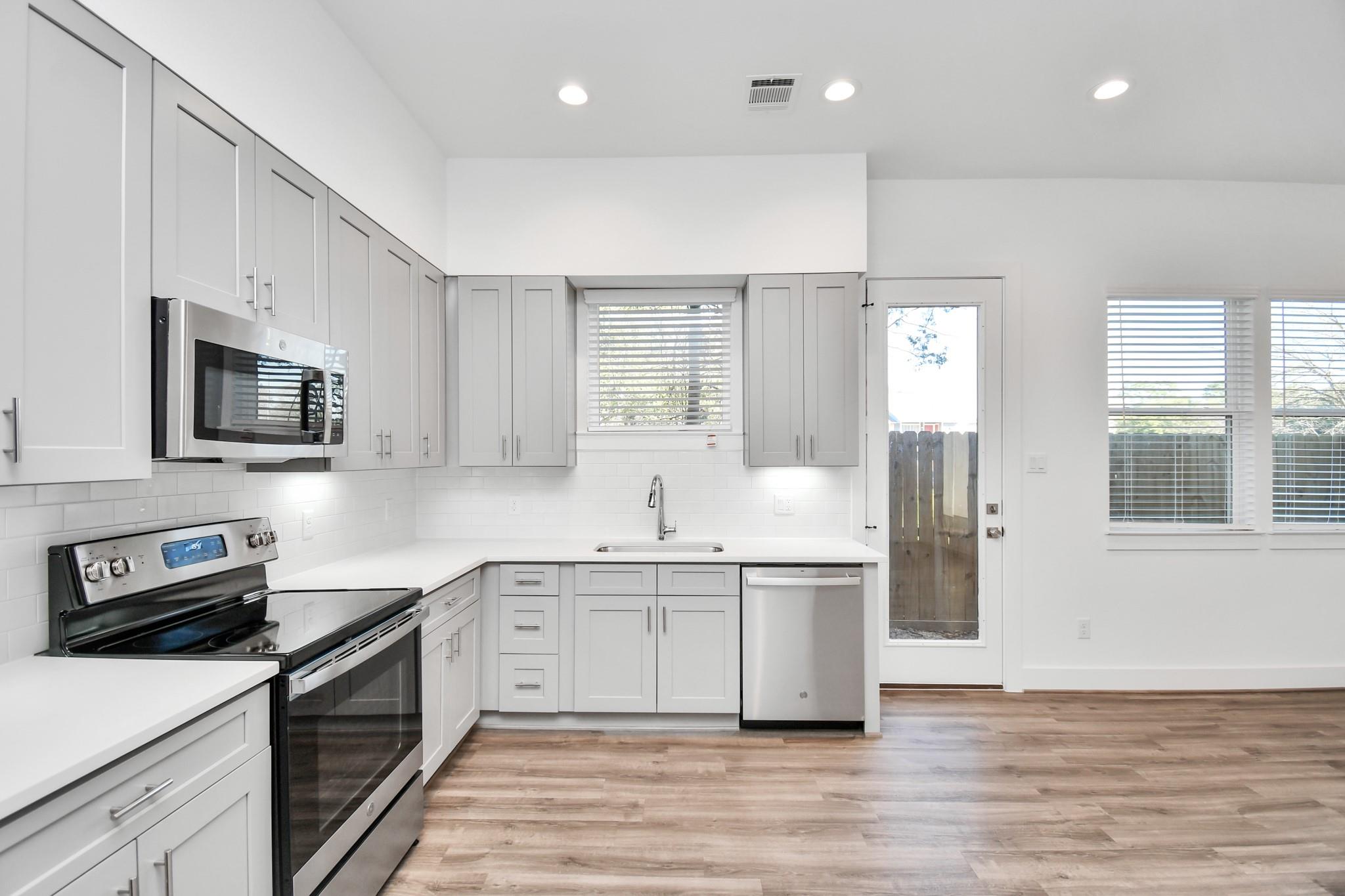 9020 Laverne Laurel Lane