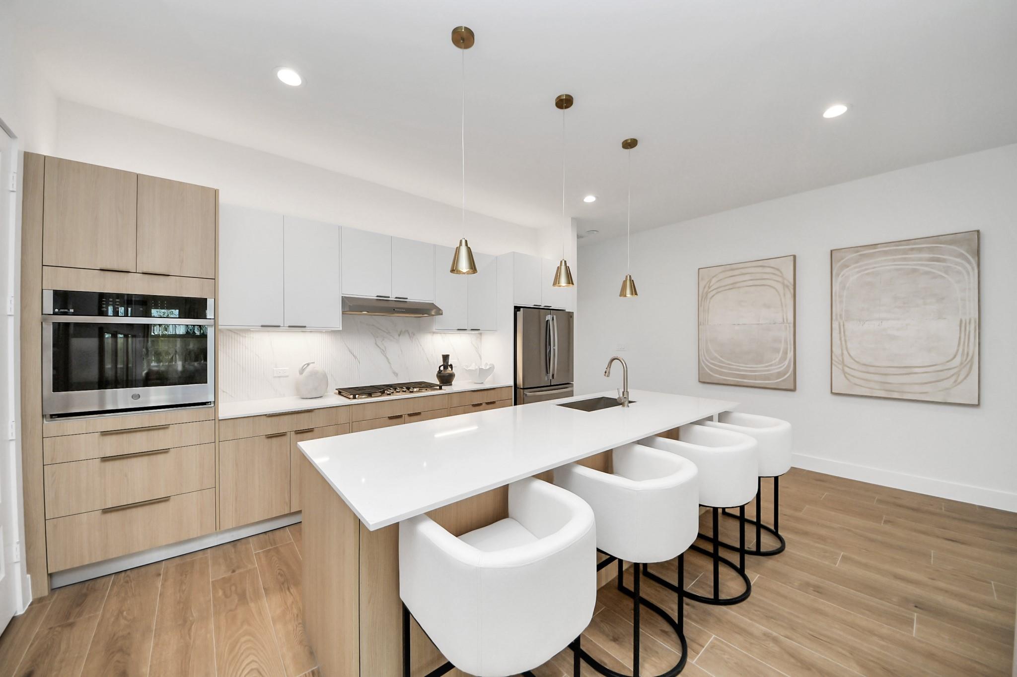 9137 La Pau Lane