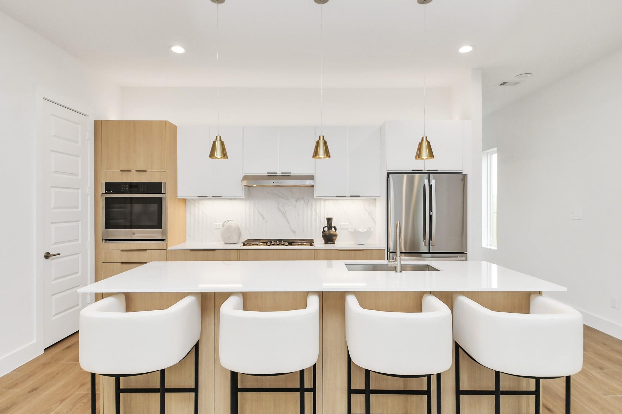 9137 La Pau Lane