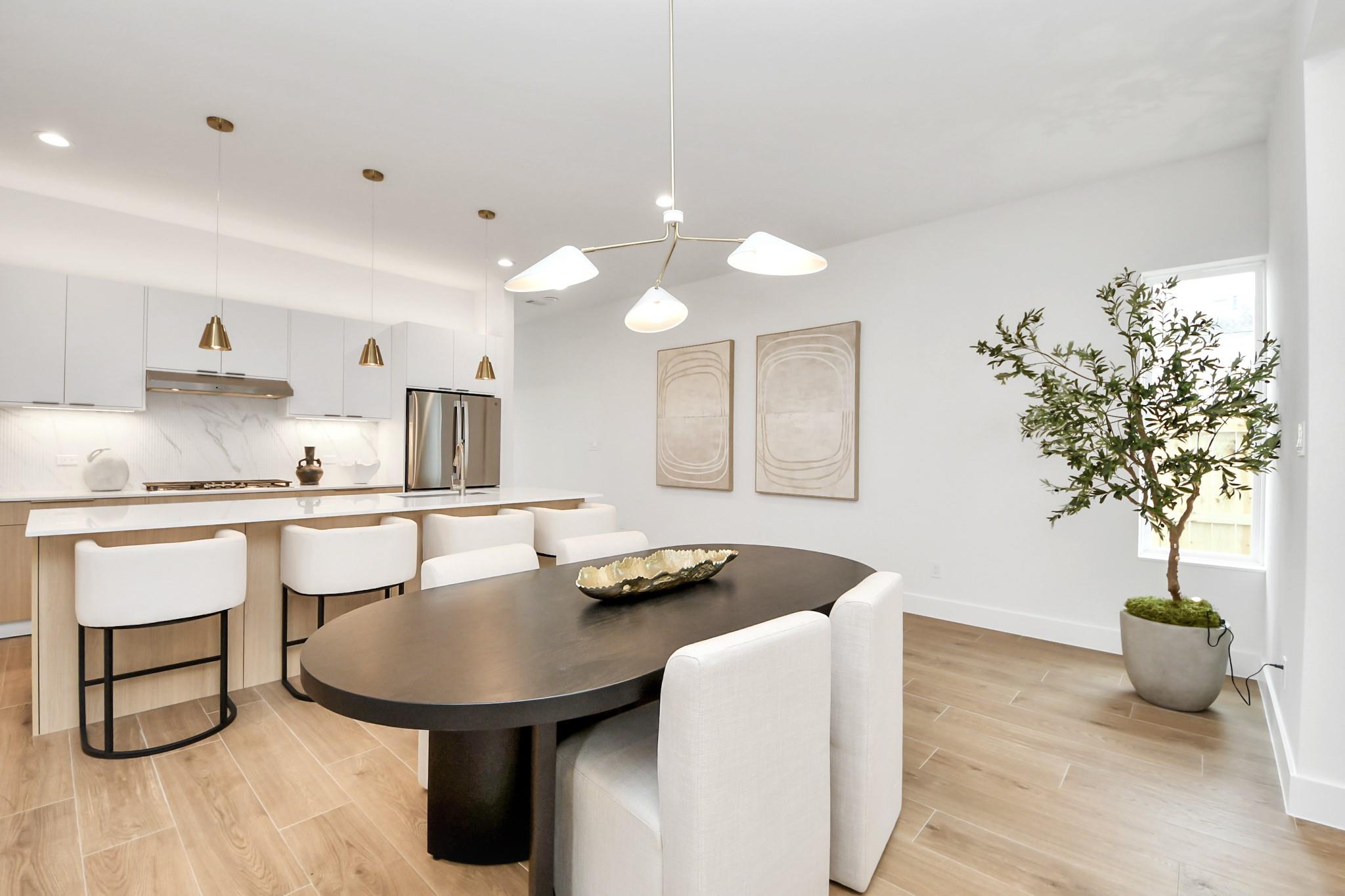 9137 La Pau Lane